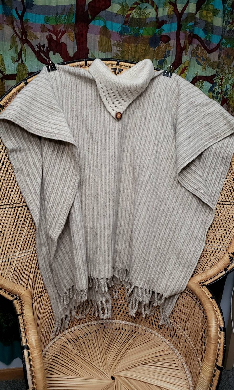 Clearance 70s Neutral Wool Button Collar Poncho One Size - Image 4