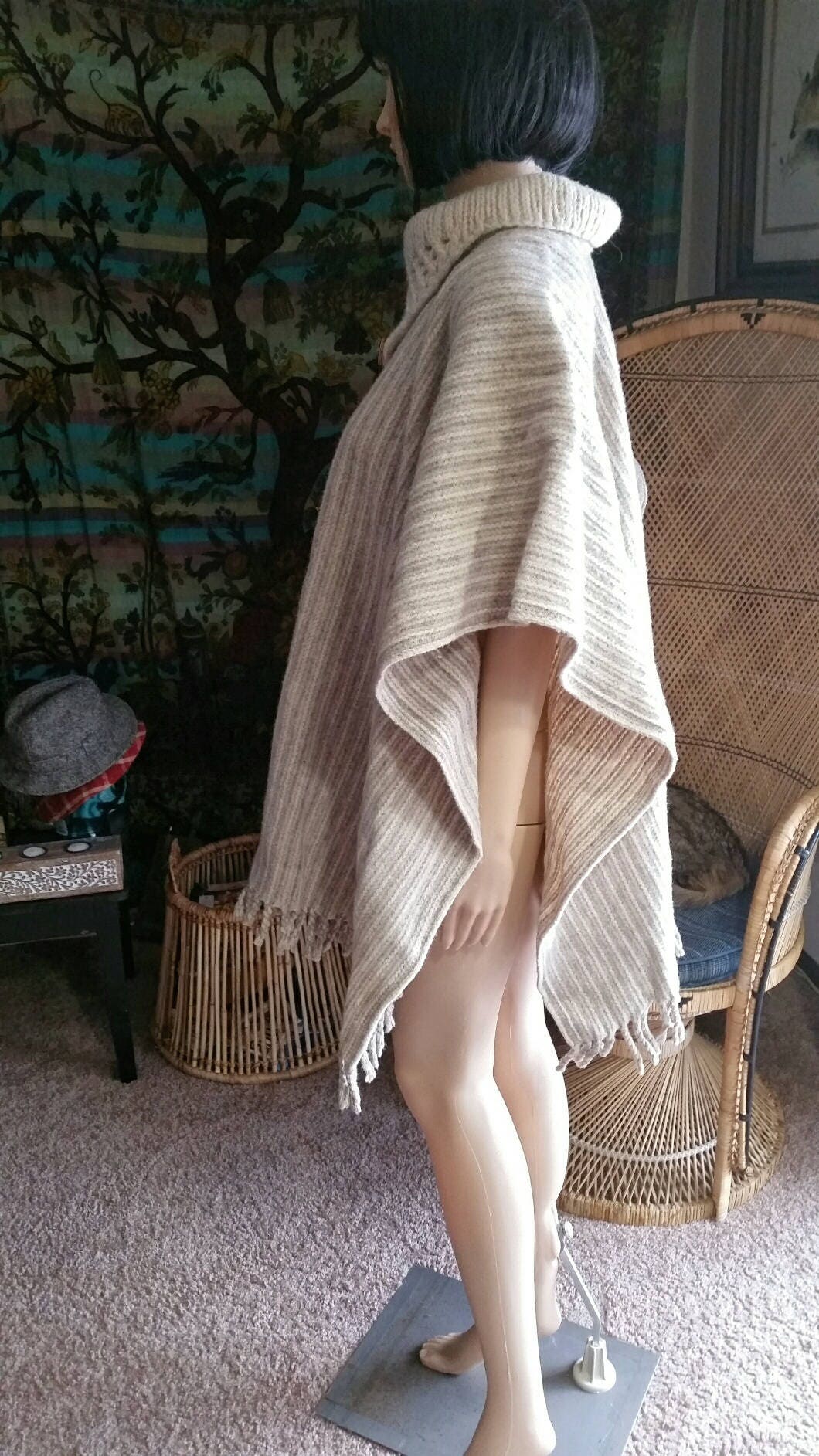 Clearance 70s Neutral Wool Button Collar Poncho One Size - Image 9
