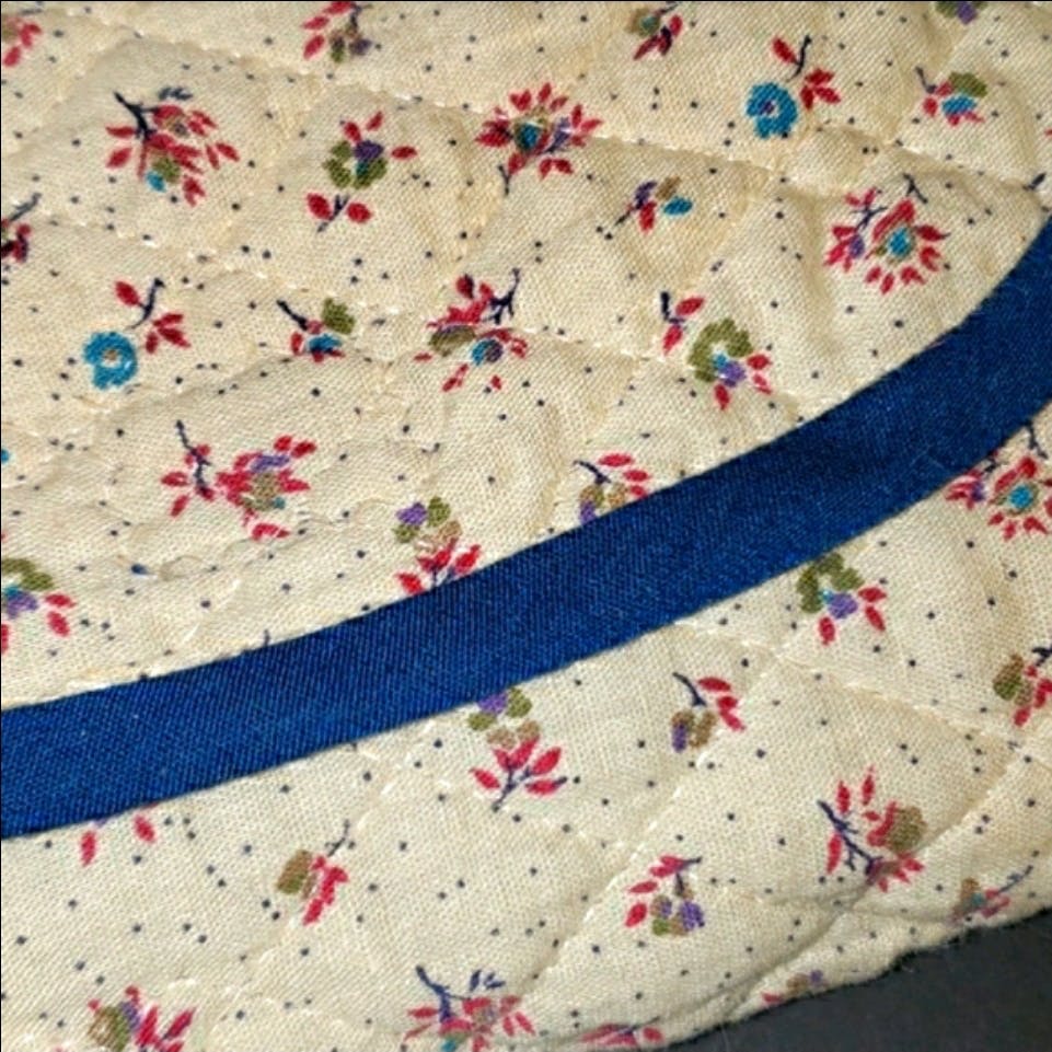90's Cream and Blue Ditsy Floral Quilted Tri-Fold Wallet - Image 11