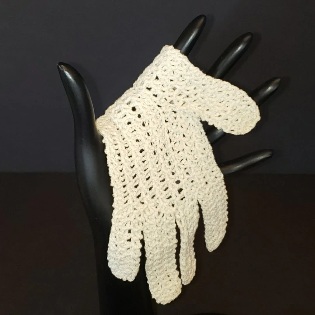 Crocheted Wrist Length Gloves - Image 7