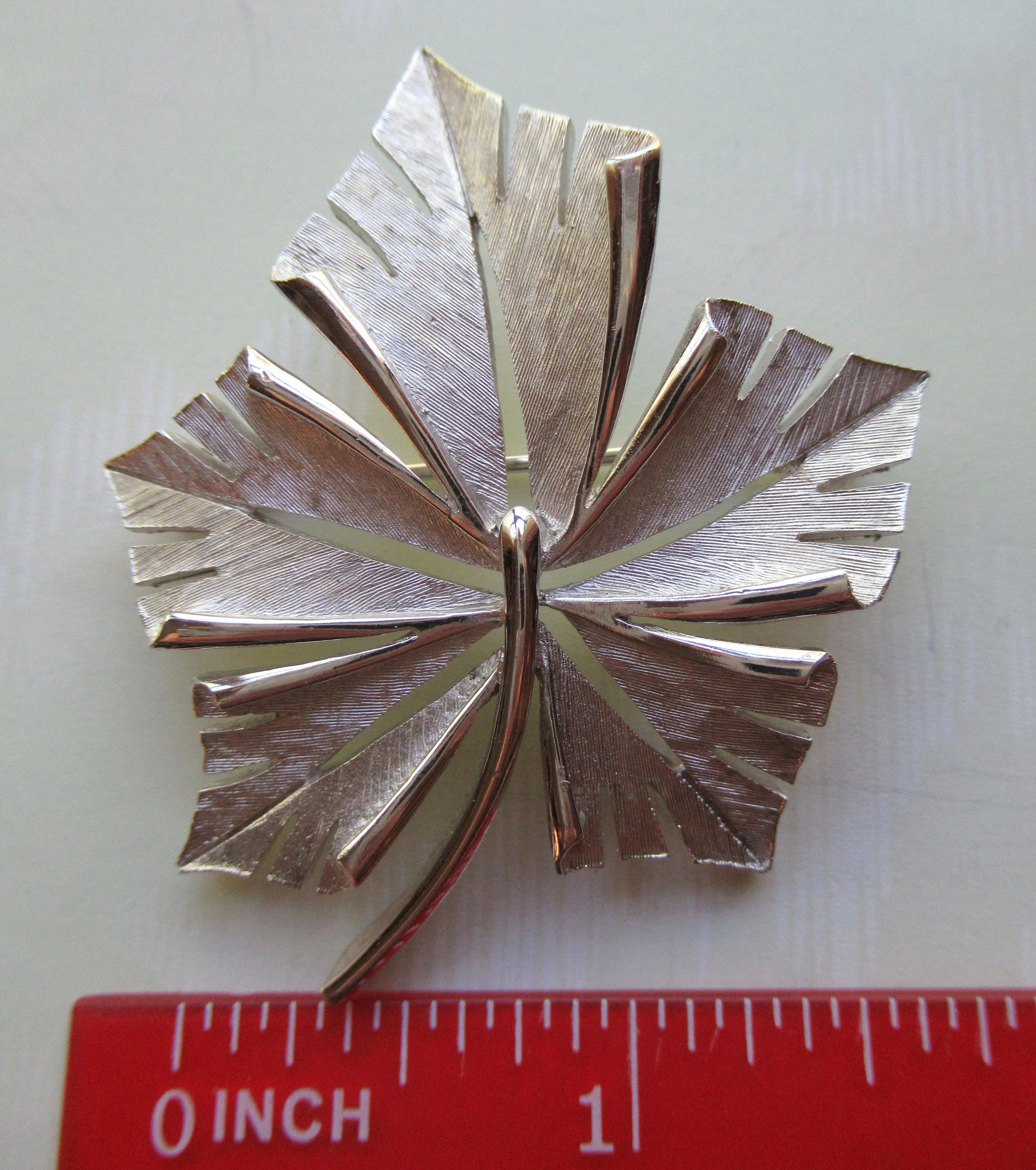 Crown Trifari Brooch Silver Tone Metal Leaf On a Stem, Lovely Designer Details, Classic Chic Style From The Sophisticated Early 60s, Vtg - Image 7