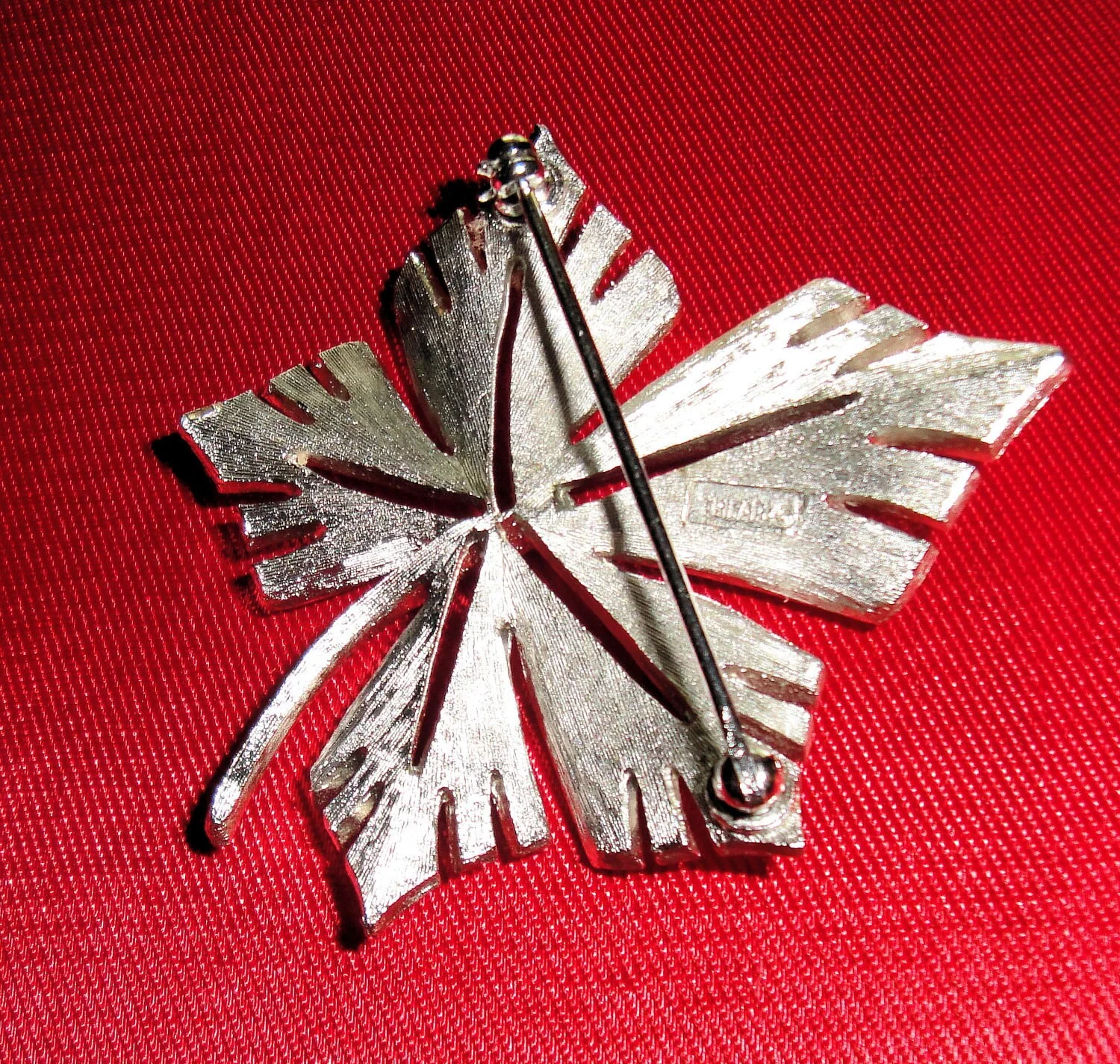 Crown Trifari Brooch Silver Tone Metal Leaf On a Stem, Lovely Designer Details, Classic Chic Style From The Sophisticated Early 60s, Vtg - Image 8
