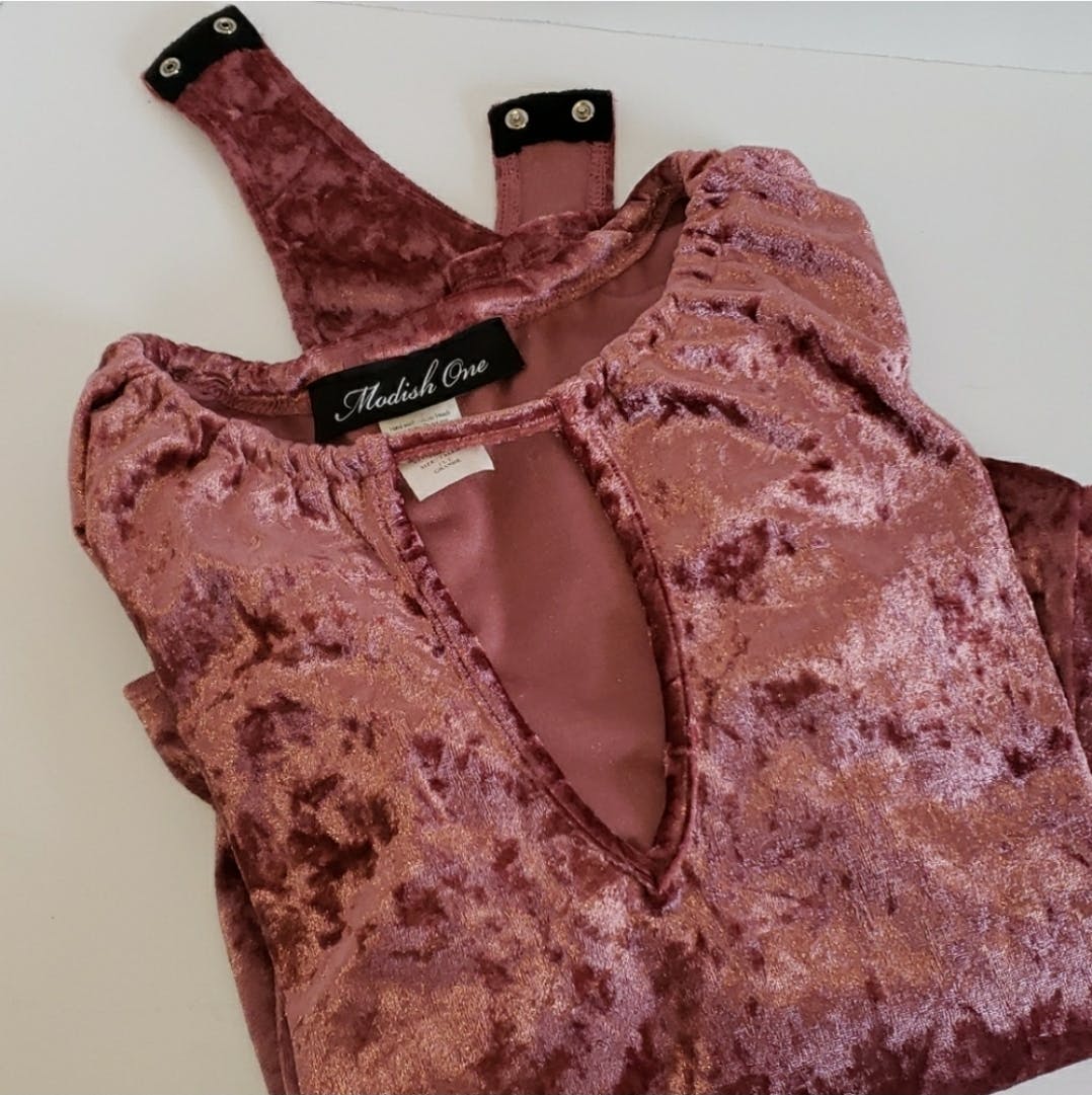 Crushed Velvet Keyhole Neck Bodysuit by Modish One - Image 10