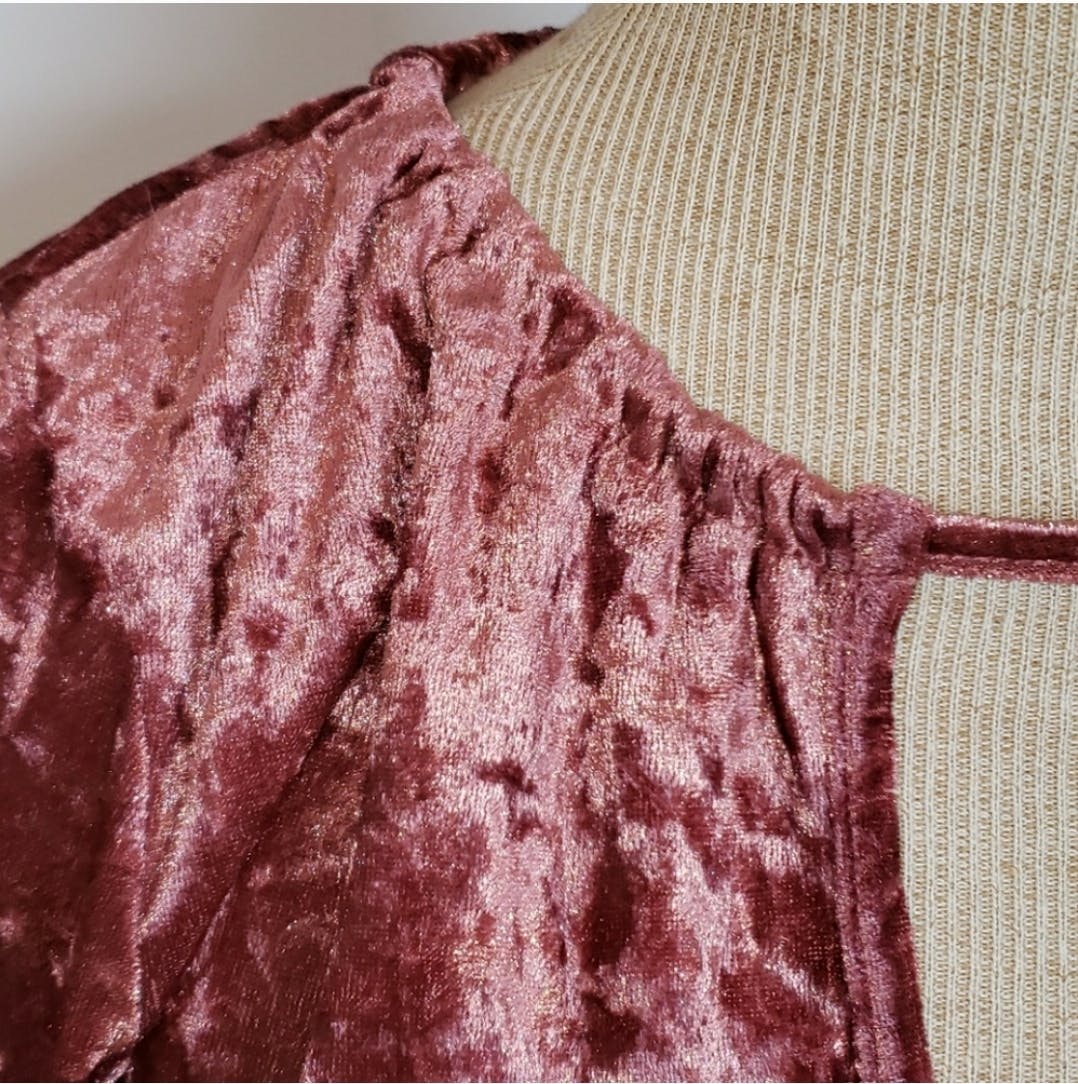 Crushed Velvet Keyhole Neck Bodysuit by Modish One - Image 7