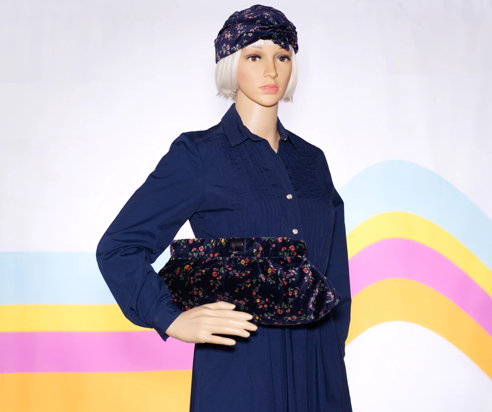 Dark Blue Floral Velvet Clutch And Hat Set - Image 2