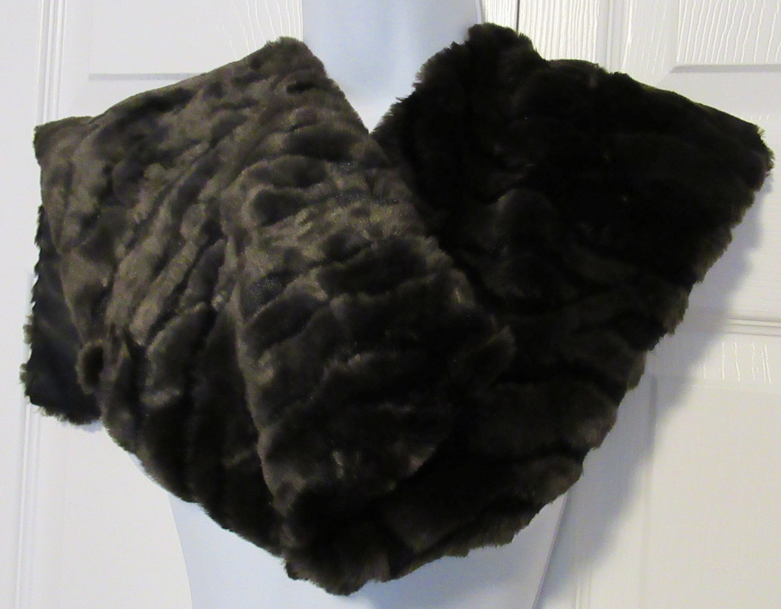 Dark Brown Faux Fur Scarf Or Collar Accents Label Made In Korea Lined Well Made Versatile Chic Vintage - Image 6
