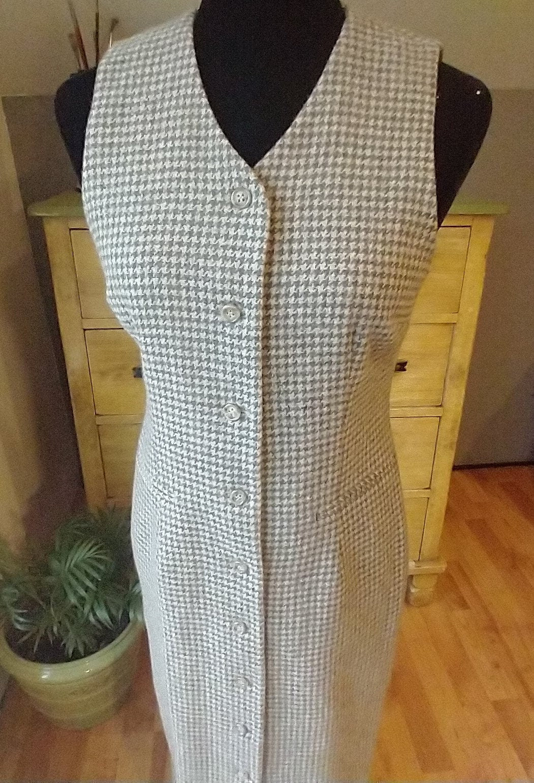 Darling Houndstooth Vintage Wool Jumper Tan and Gray Buttons Up Front Lined Women's Size Small by Talbots - Image 4