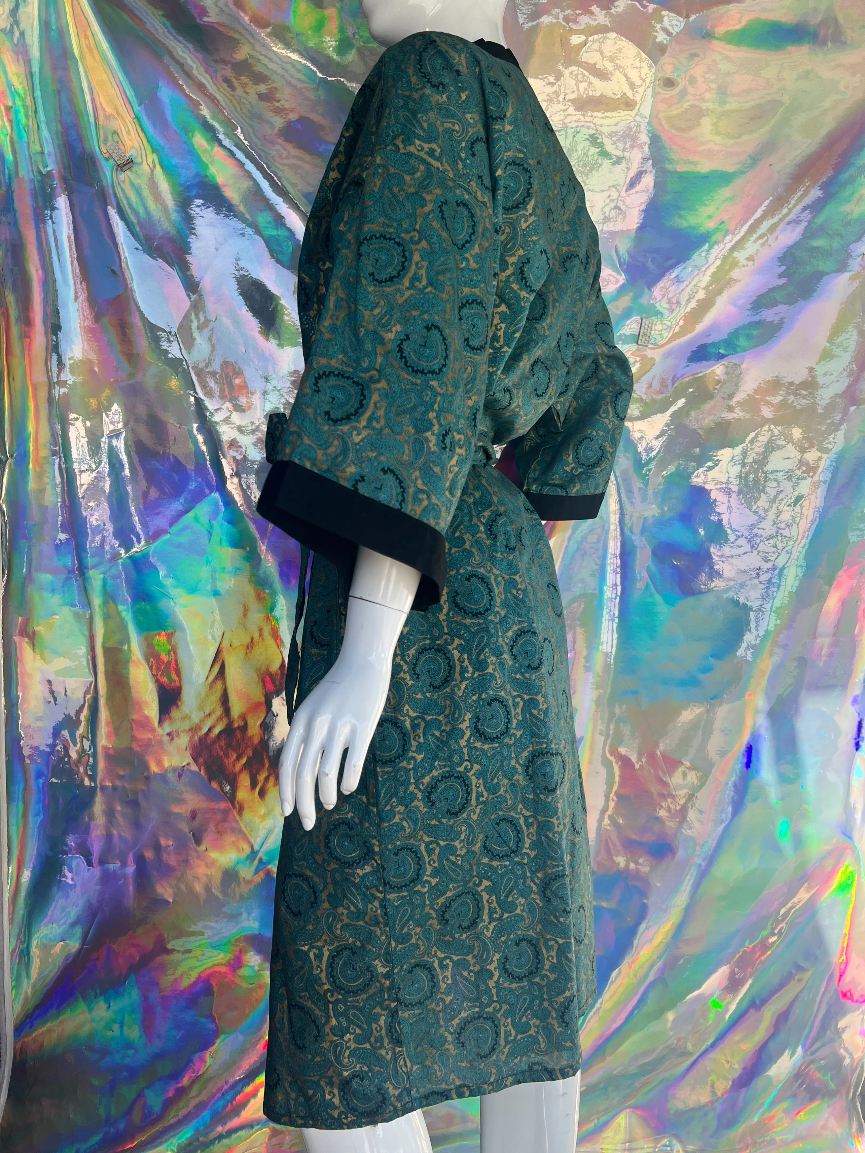 Deadstock Teal and Gold Paisley Robe - Image 9