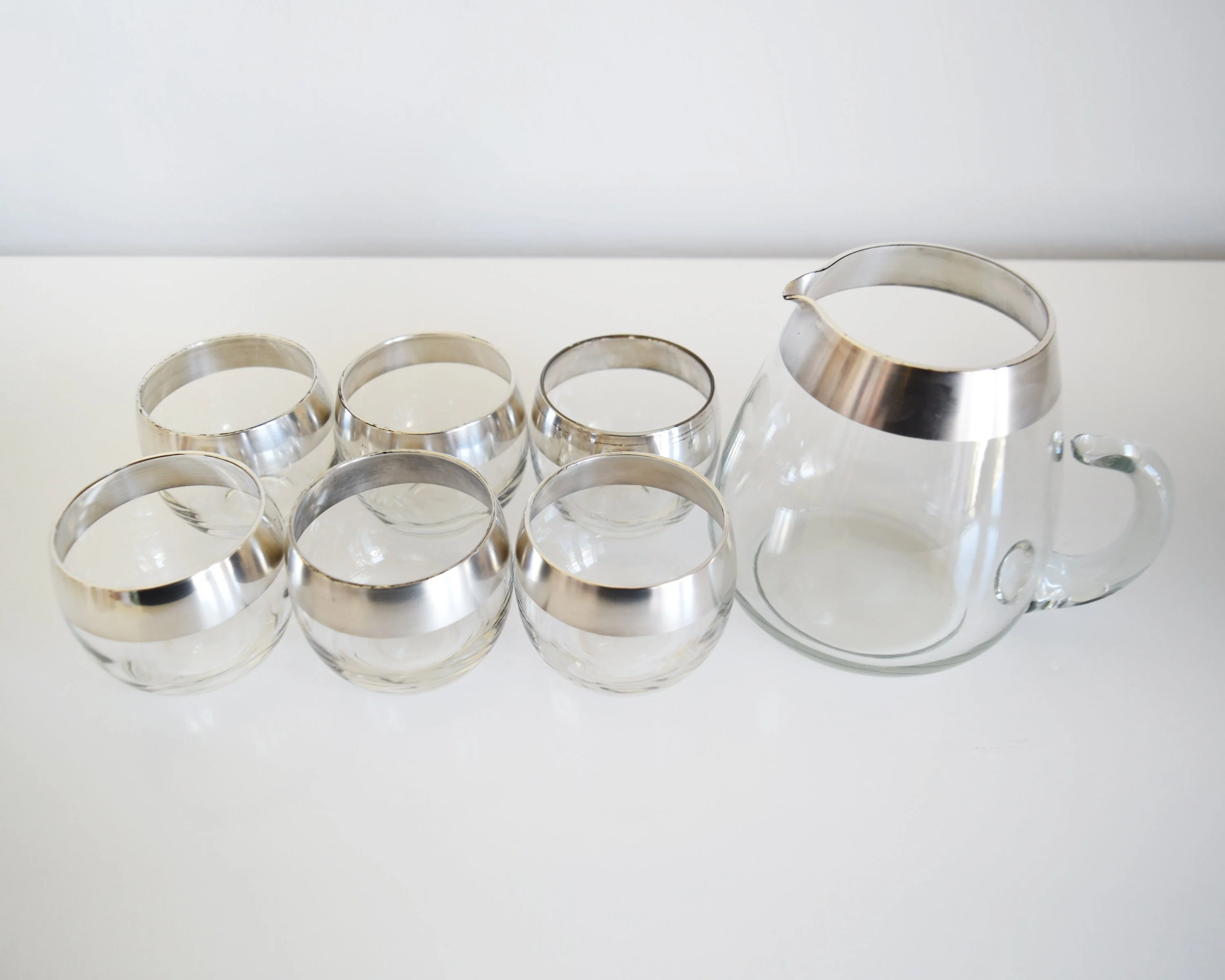 Dorothy Thorpe Cocktail Set with Pitcher Mid Century Modern Silver Roly Poly Glasses, Vintage 60s Silver Rim Glasses, 60s Barware - Image 7