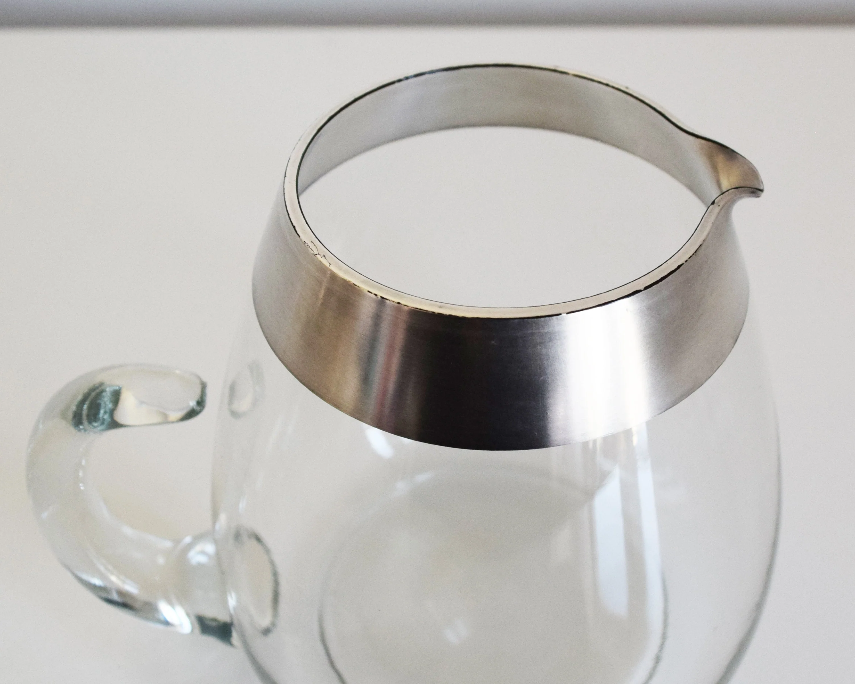 Dorothy Thorpe Cocktail Set with Pitcher Mid Century Modern Silver Roly Poly Glasses, Vintage 60s Silver Rim Glasses, 60s Barware - Image 8