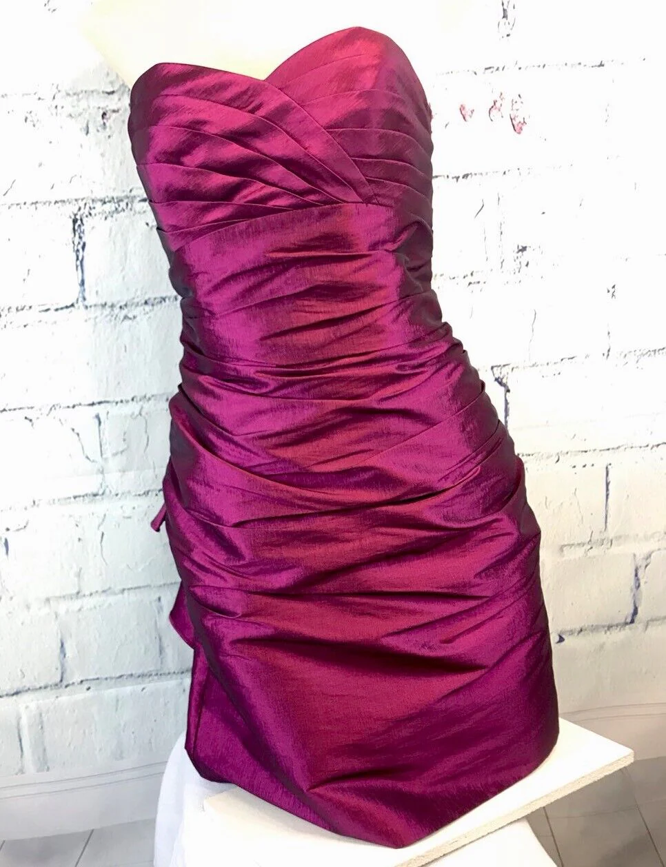 Dress Magenta Size 6 Party Evening Prom Beautiful Bow Detail by Phoebe Couture - Image 3