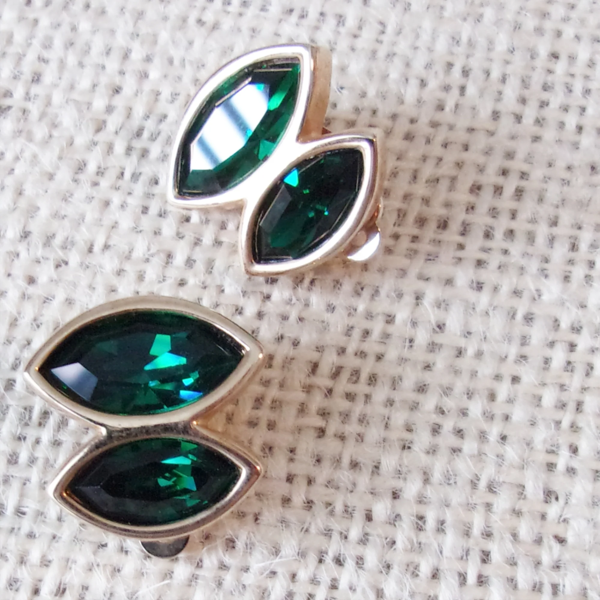 Earrings Green Swarovski Crystals Goldtone Clip On By S.a.l. Swarovski - Image 3