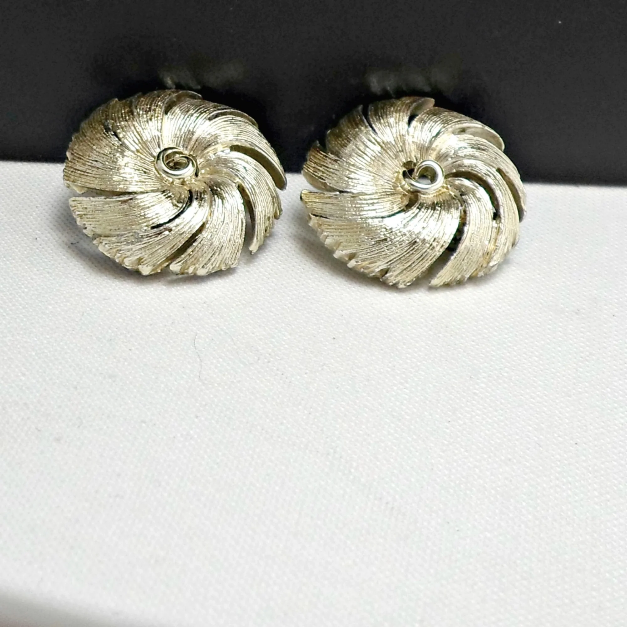 Earrings Pinwheel Clip On Silvery Goldtone By Lisner - Image 5