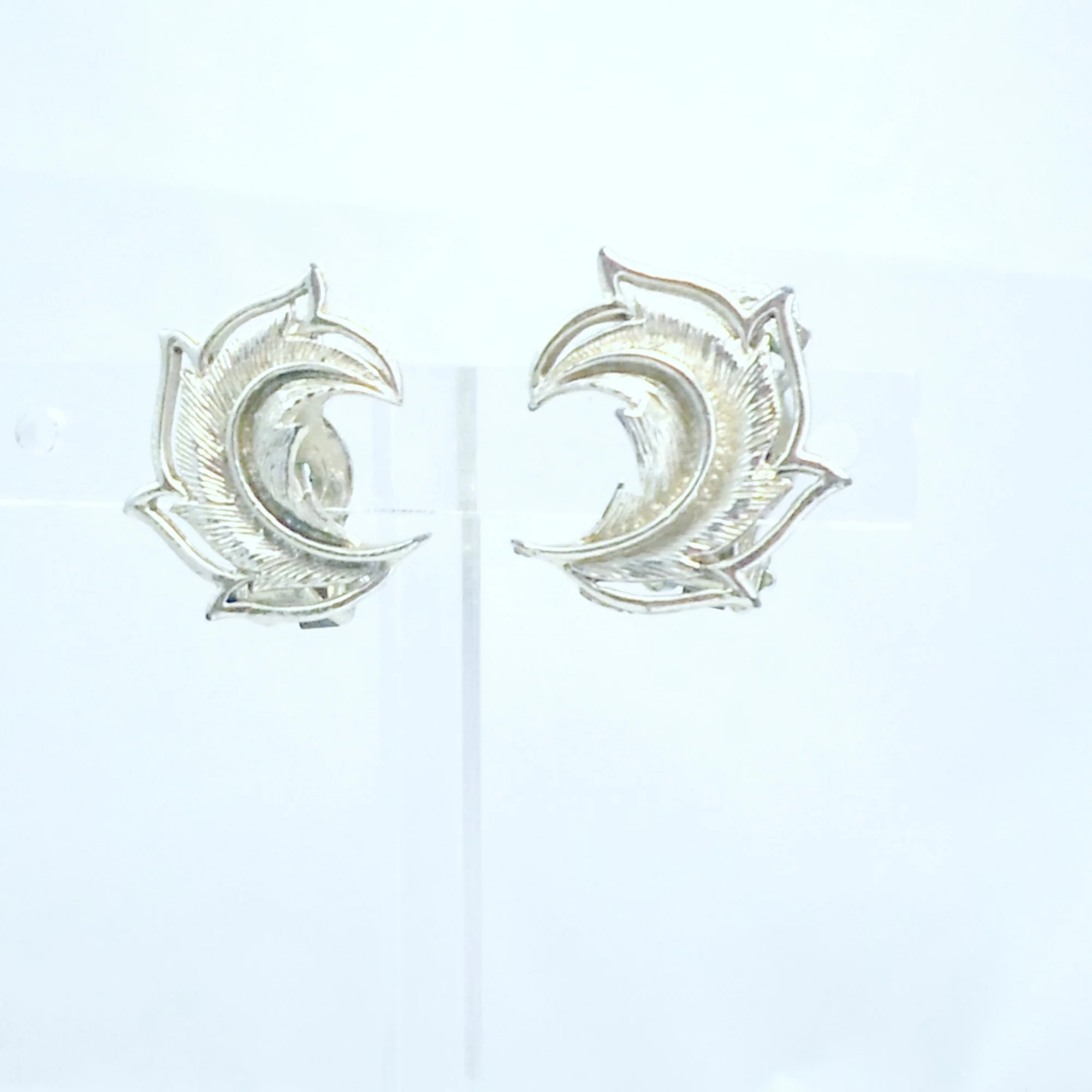 Earrings Swirly Pinwheel Feather Clip On - Image 4