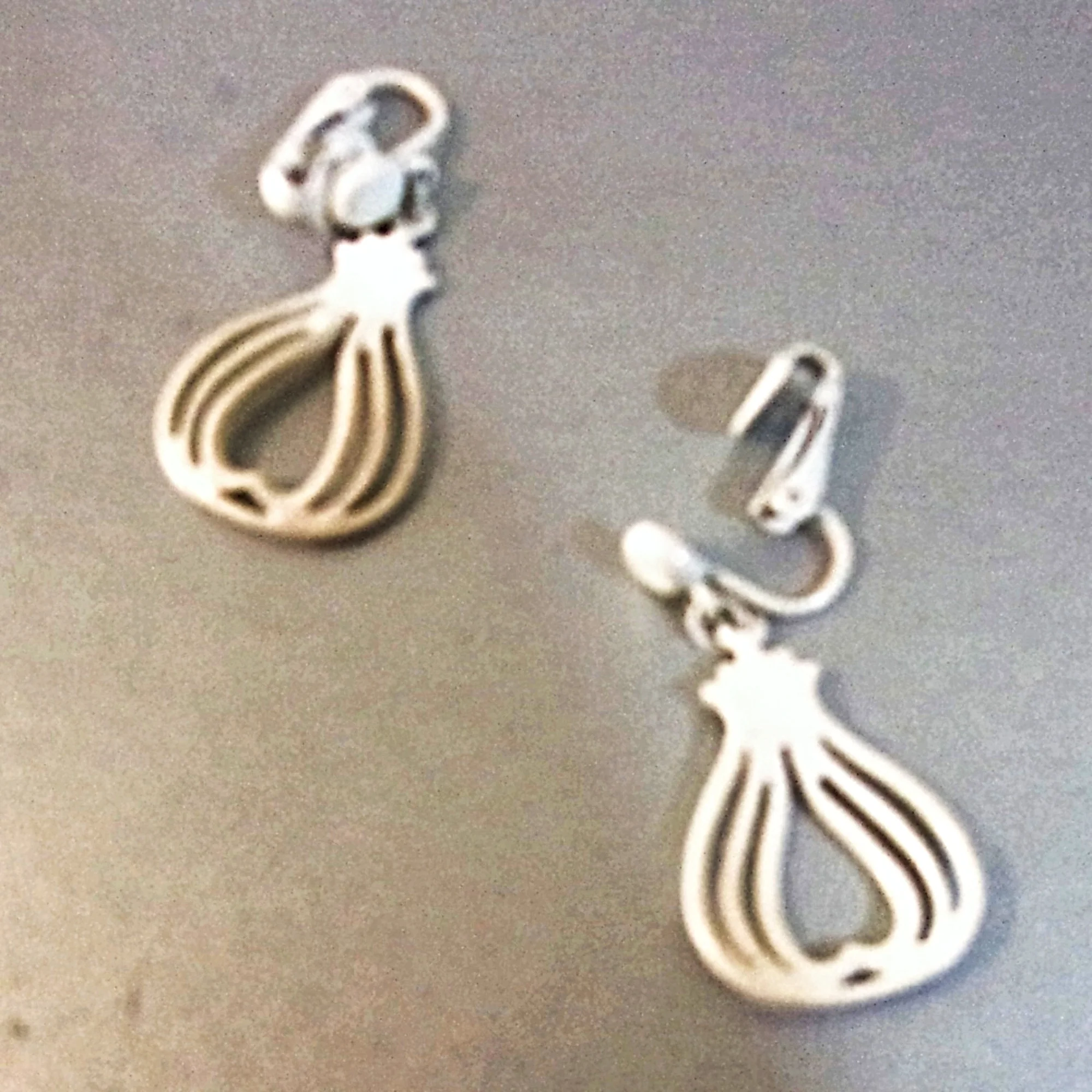 Earrings White Enamel Open Balloon Shape Clip On - Image 5