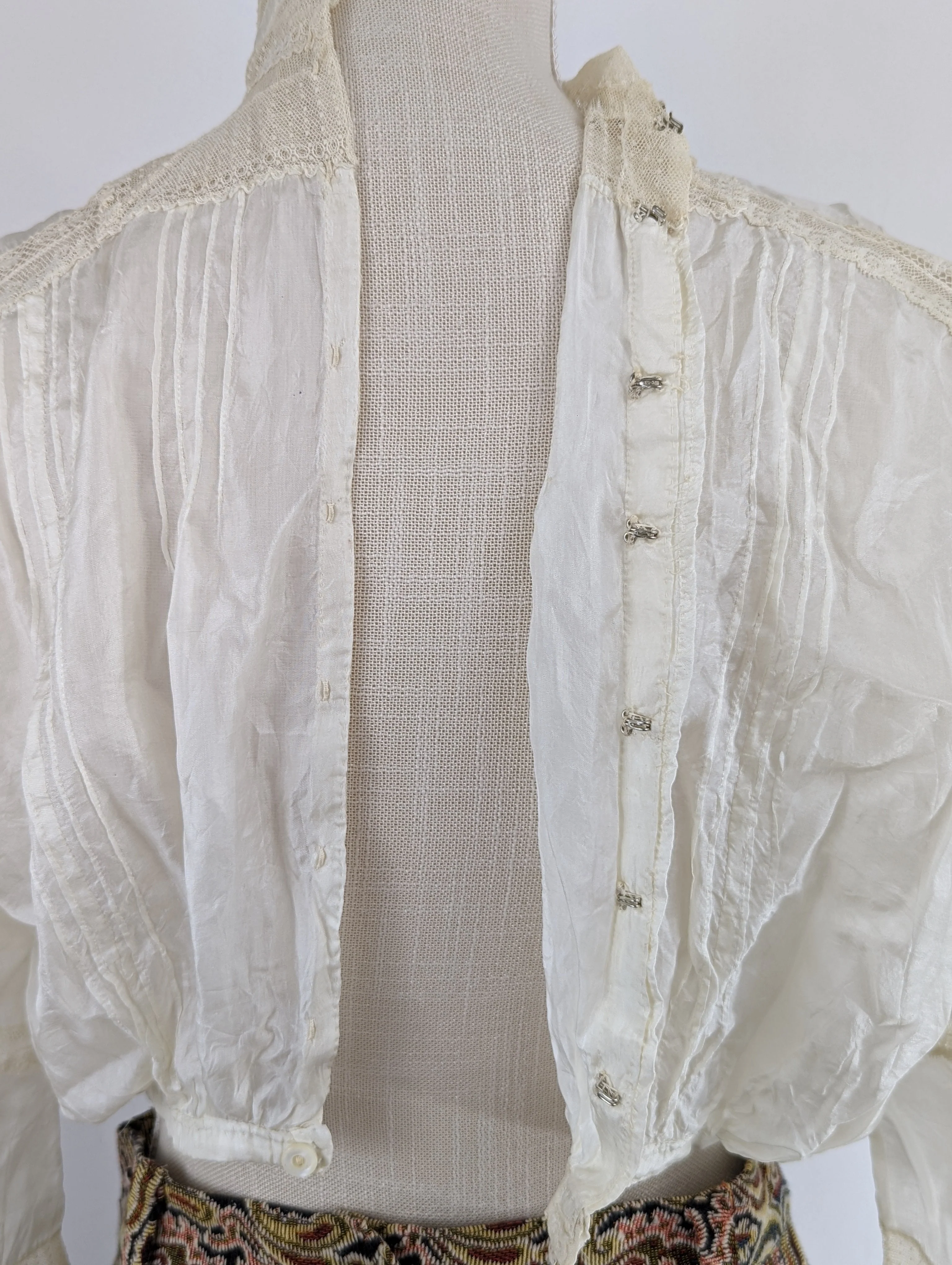 Edwardian Silk Blouse with Delicate Lace and Hand Sewn Details with High Collar | 10s Rare Collectors Antique - Image 12