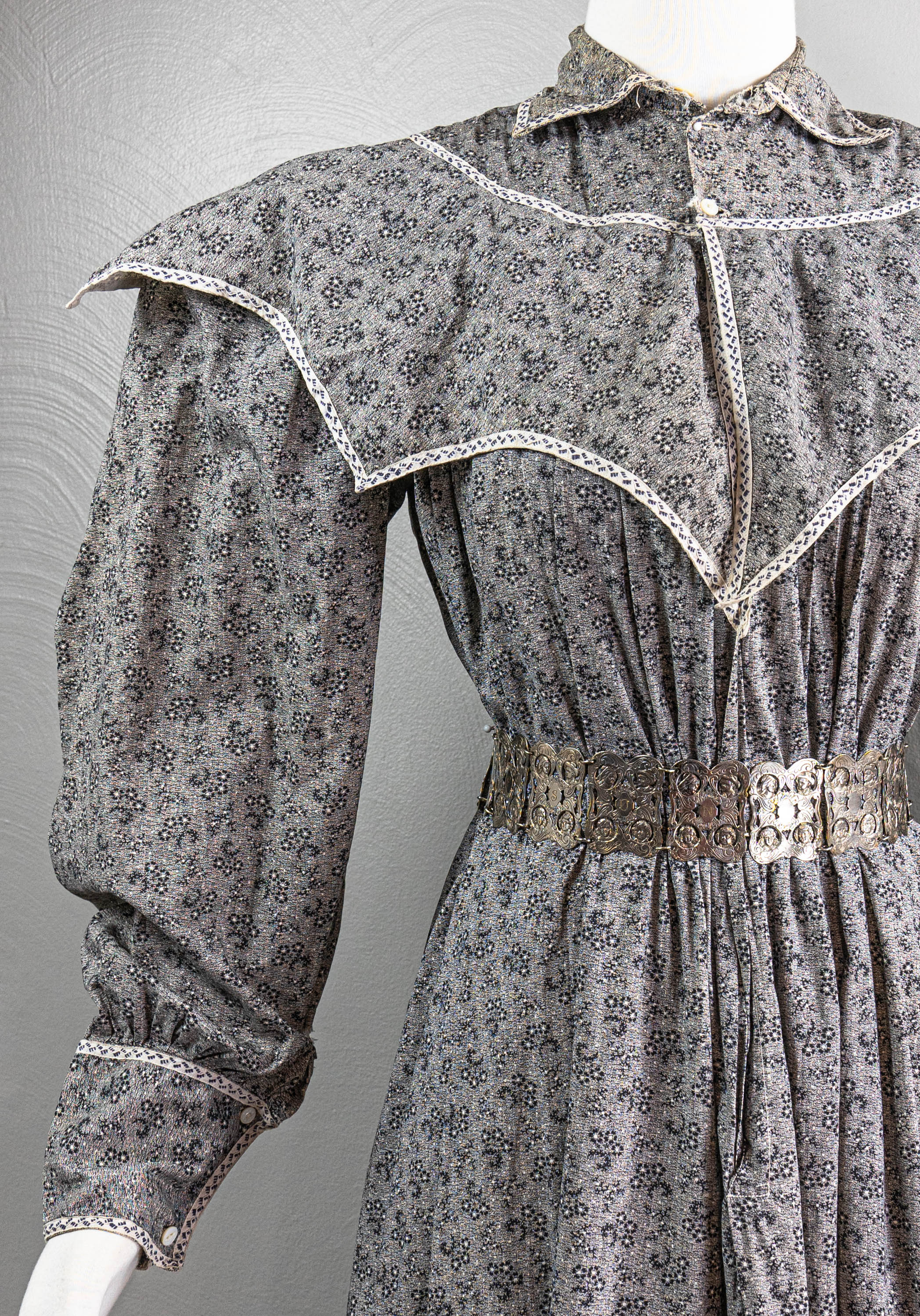 Edwardian/Victorian Lovely Black And White Calico Cotton Wrapper Dress - Image 7