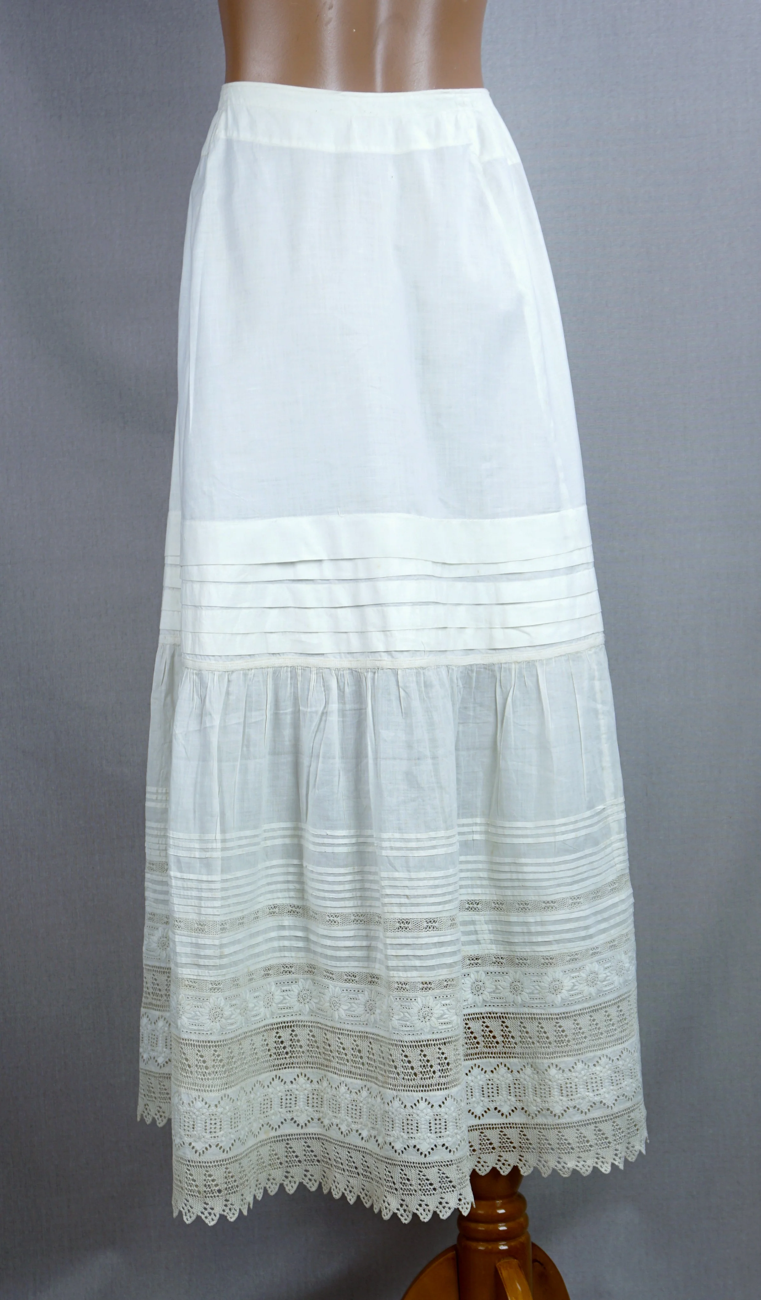 Edwardian White Petticoat With Broderie Anglais Eyelet Trim - Image 3