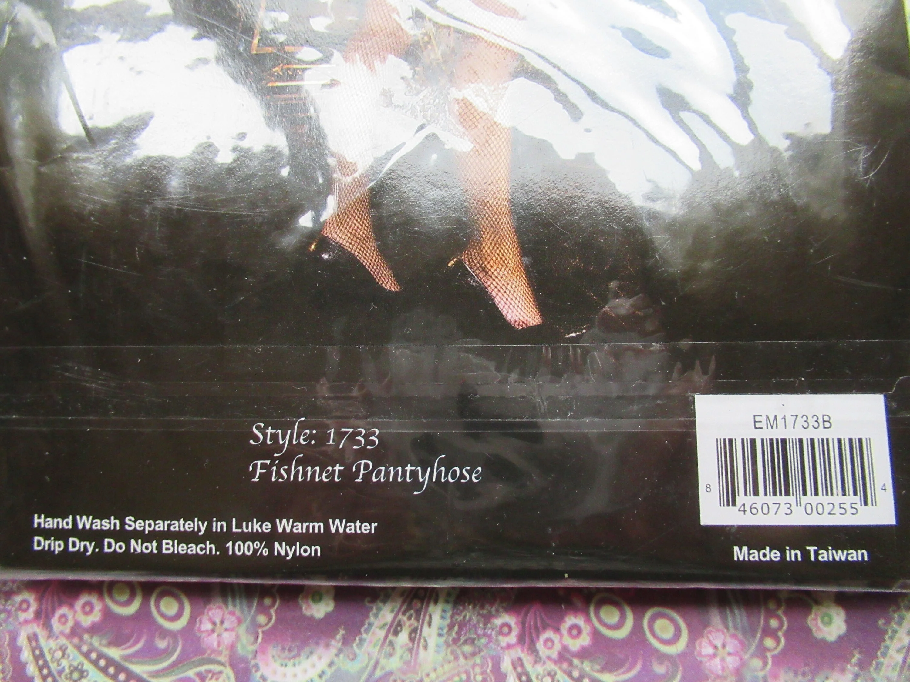 Elegant Moments Fishnet Pantyhose Tights New In Package Style 1733 Black Made In Taiwan 100% Nylon Vintage - Image 2