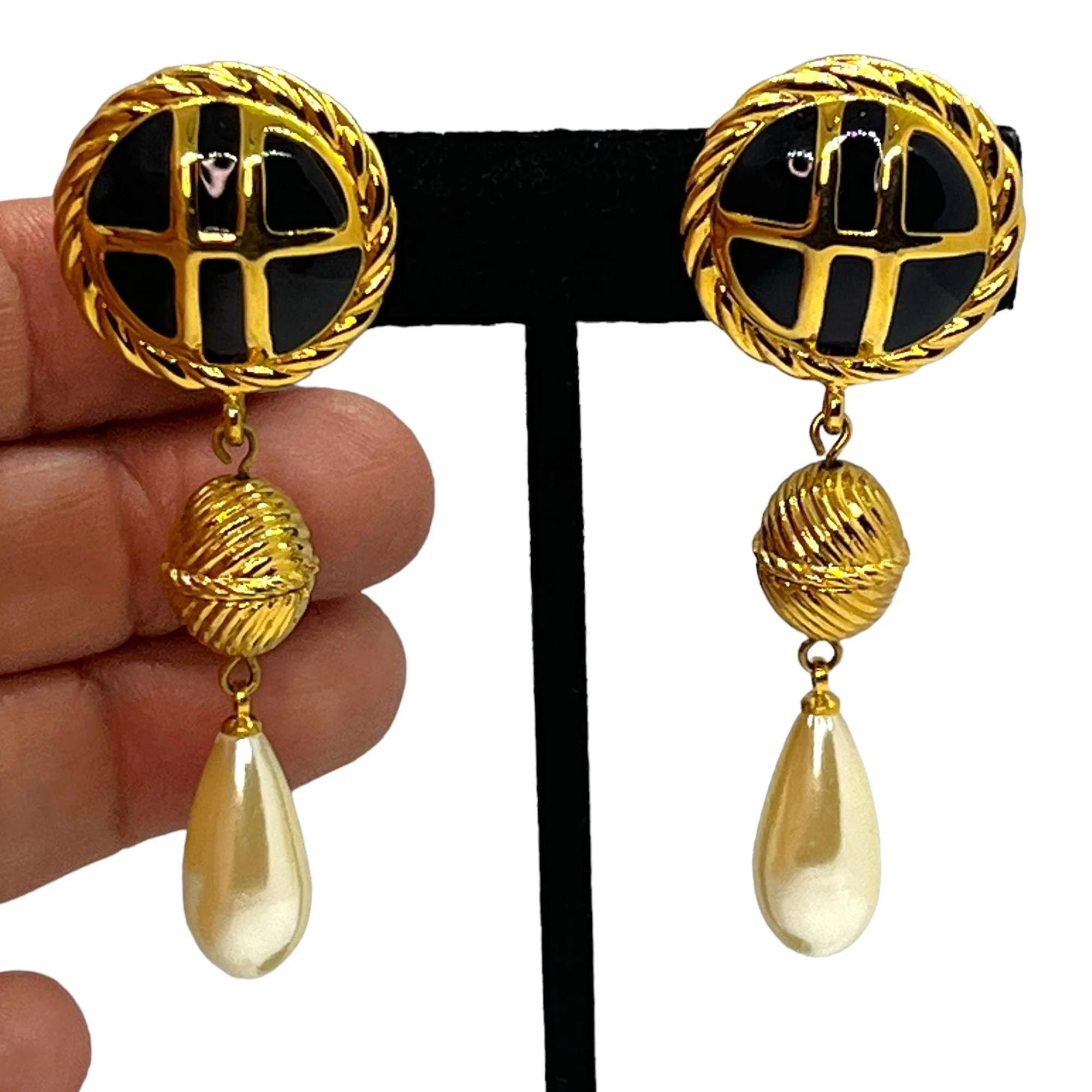 Elegant Vintage Black and White Pearl Drop Dangle Earrings 80s 90s Runway Couture Gold Tone Enamel Quality - Image 2