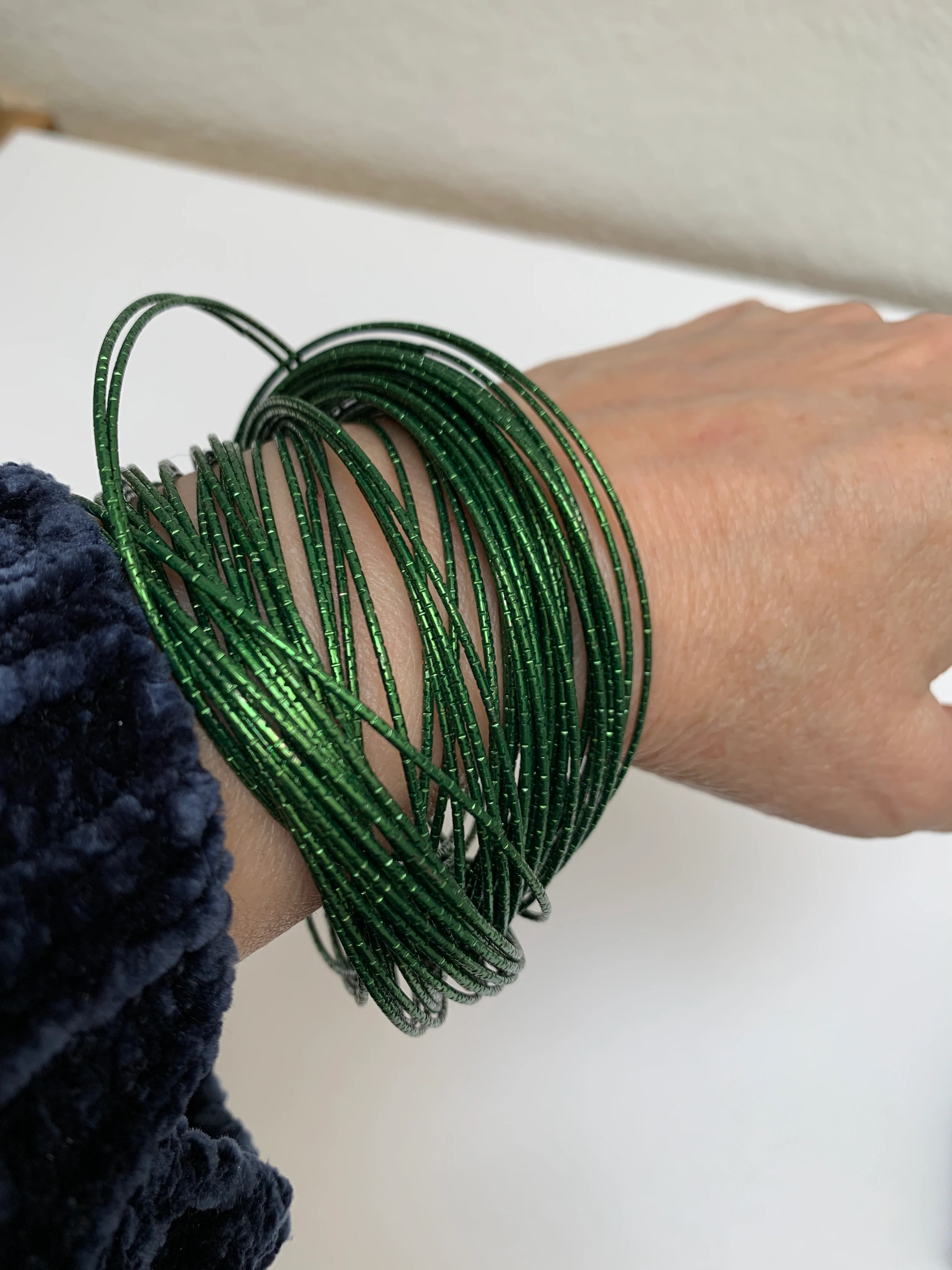 Emerald Green Slinky Hoop Bracelet - Image 6