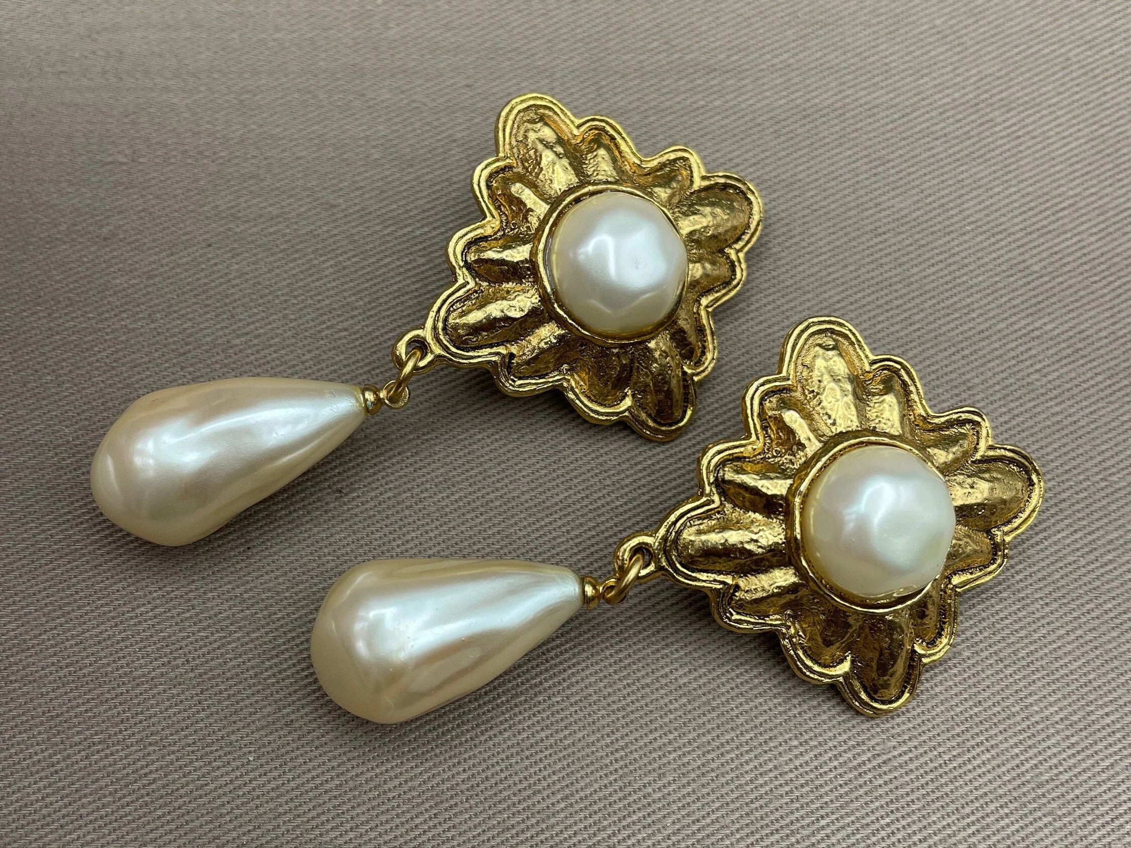 Etruscan Sunburst Pearl Drop Byzantine Clip-On Statement Dangle Earrings - Image 4