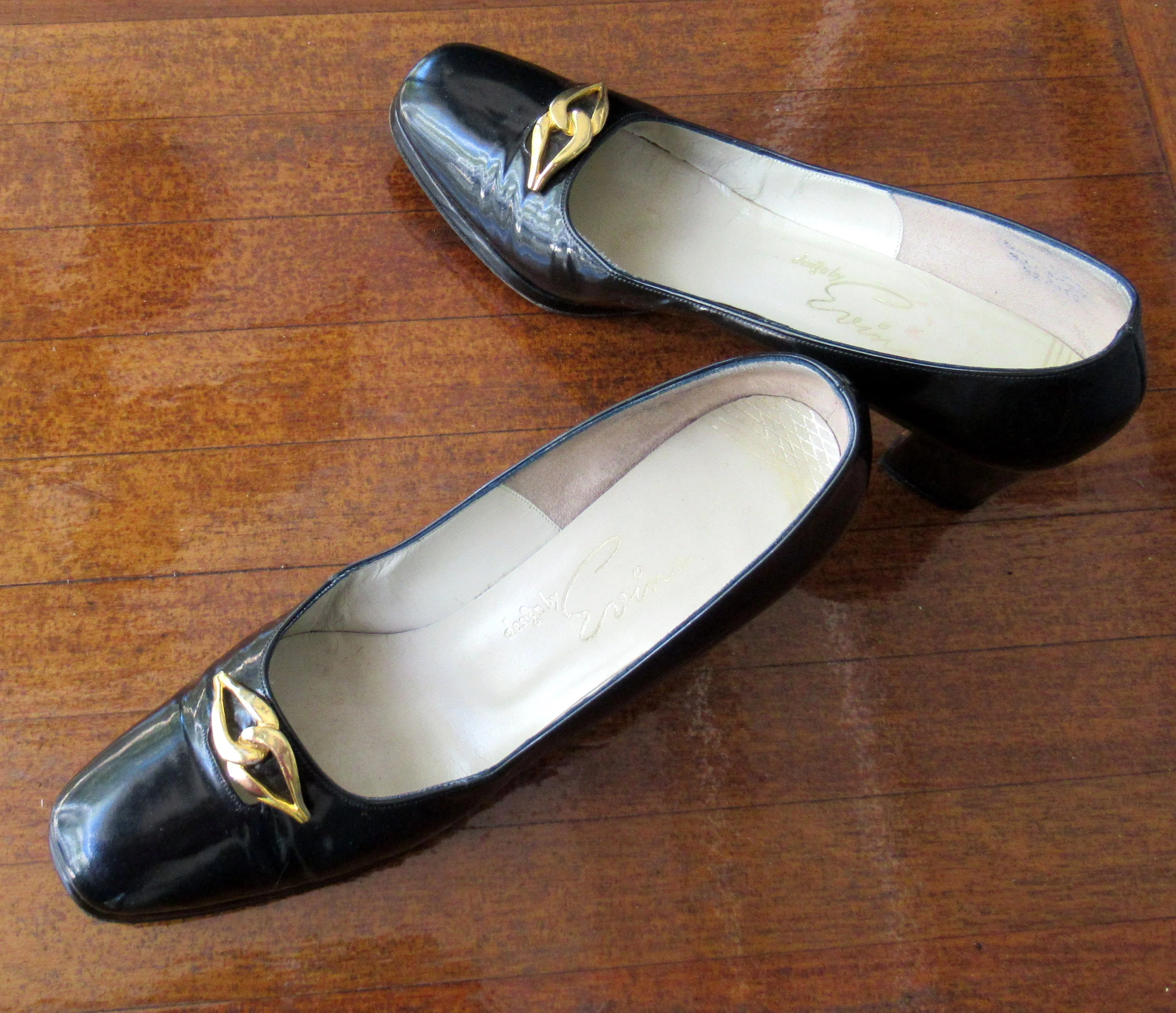 Evins Women's Shoes 2 Heel Ladylike Pump Black Patent Leather Gold Tone Metal Twist Trim Classic by Us Iconic Designer by Evins - Image 6