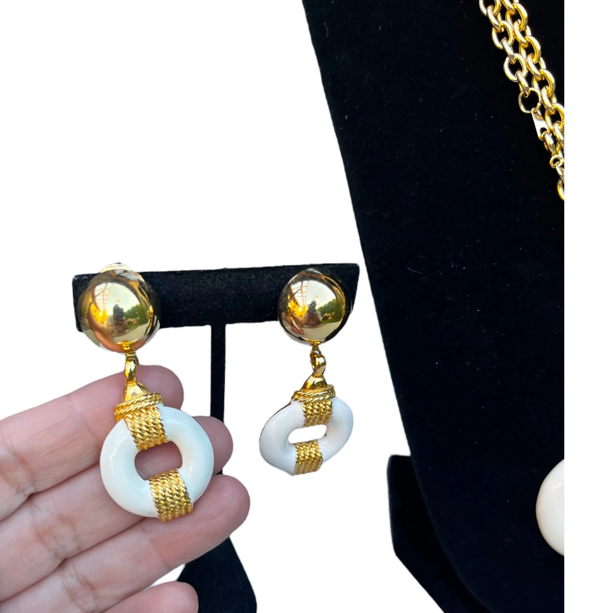 Exquisite Vintage Cream Enamel Set Necklace Earrings 80s 90s Runway Long Pendant Drop Dangle Hoops Quality - Image 3