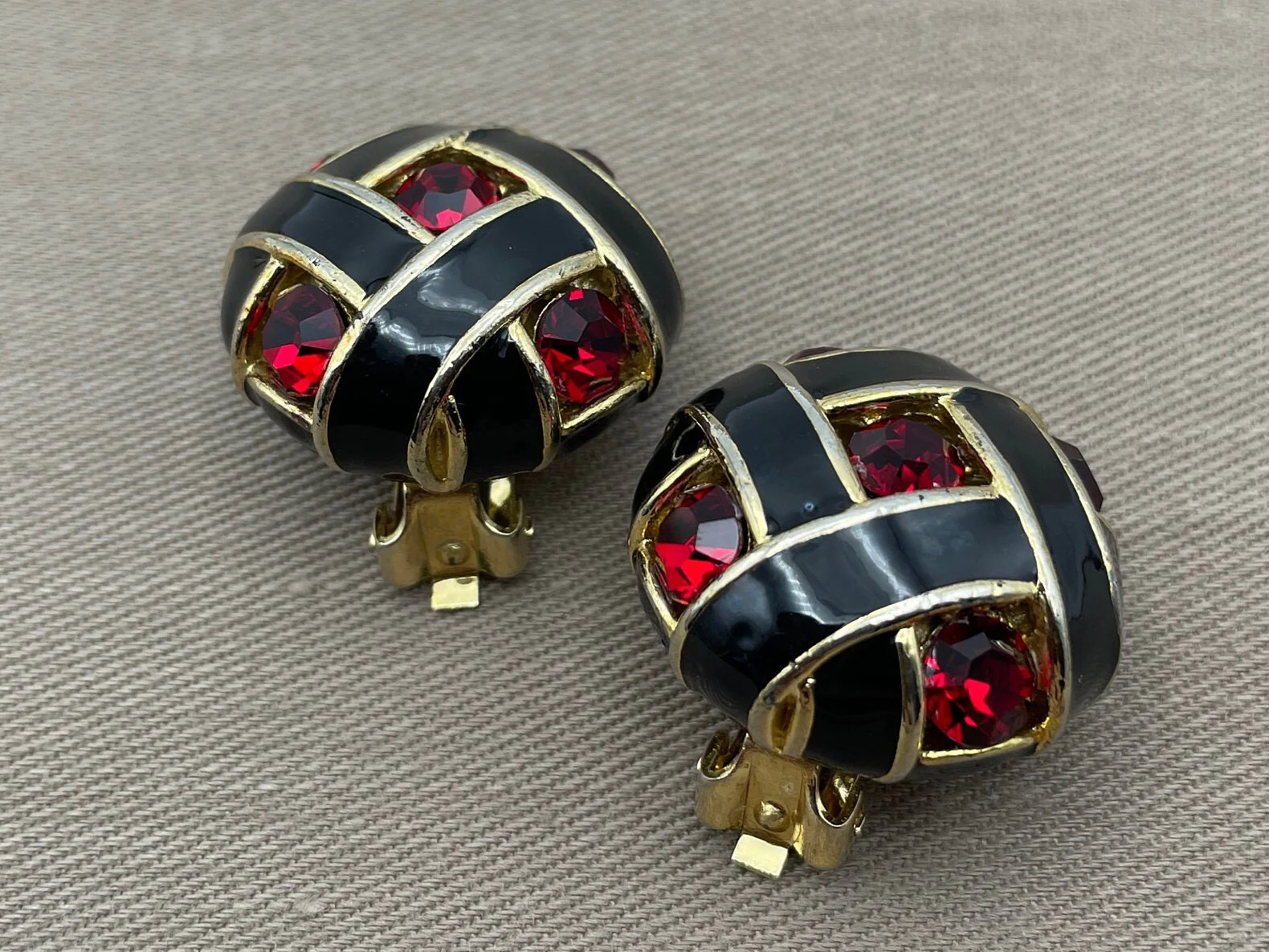 Fab Ruby Red Moghul Statement Earrings Glossy Black Enamel Runway Jewelry - Image 5