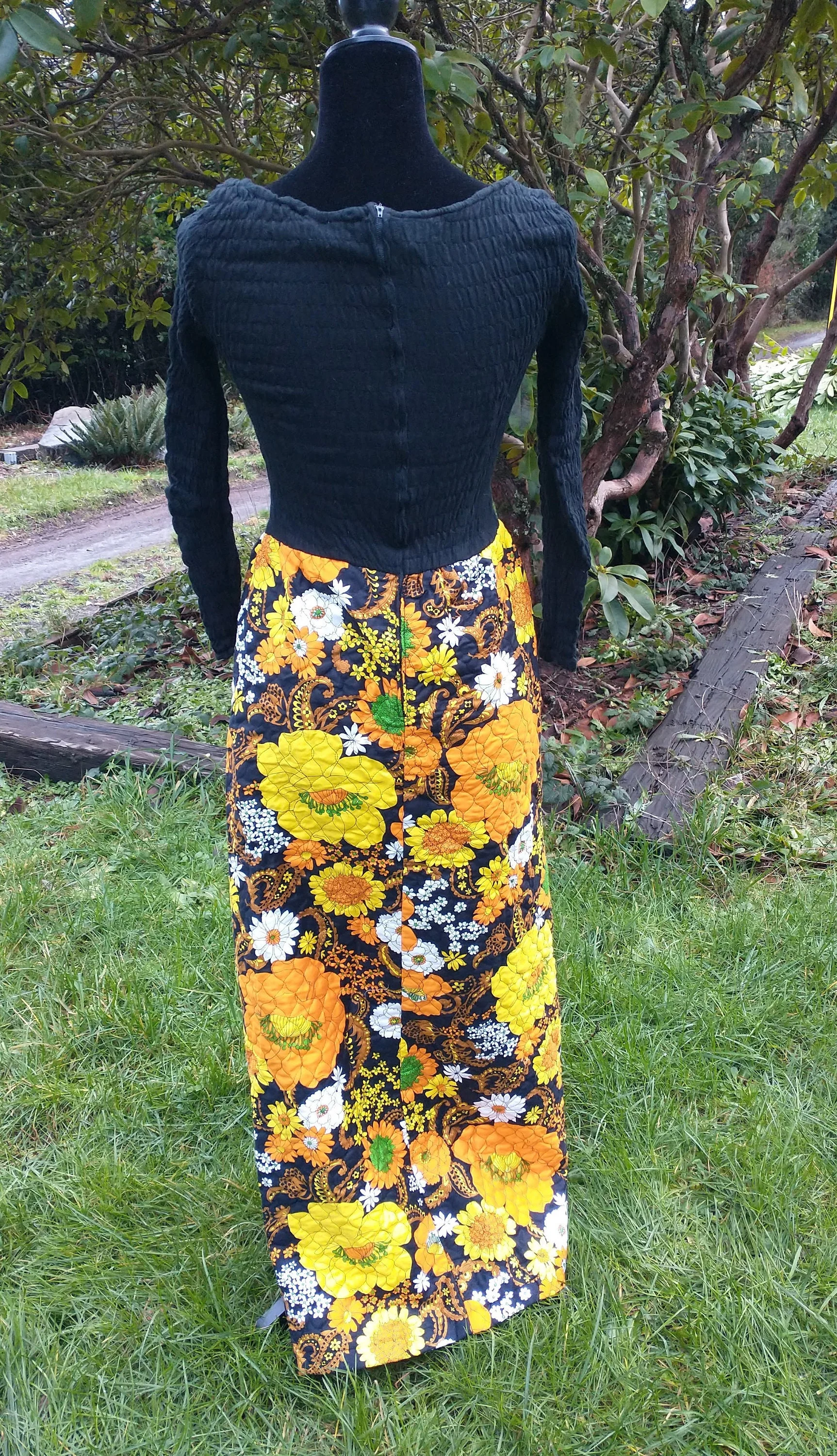 Fall Dress 60s-70s Retro Flower Quilted Maxi Dress Gold Orange Women's Small Thanksgiving Dress by Mary Tyler Moore - Image 2