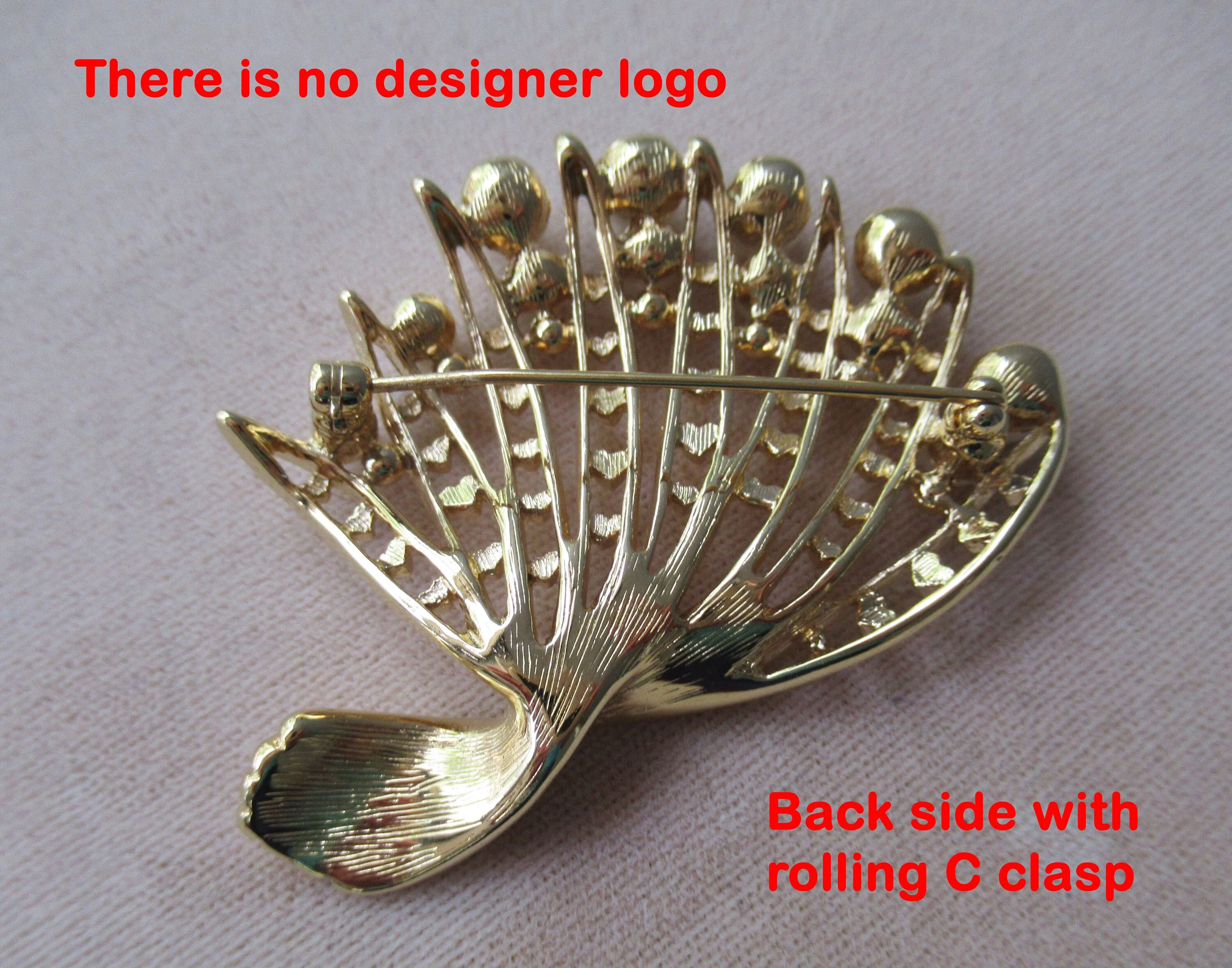 Fan Shaped Brooch Gold Tone Metal Brooch with Faux White Pearl Accents Typical Early 60s Style Vintage - Image 7