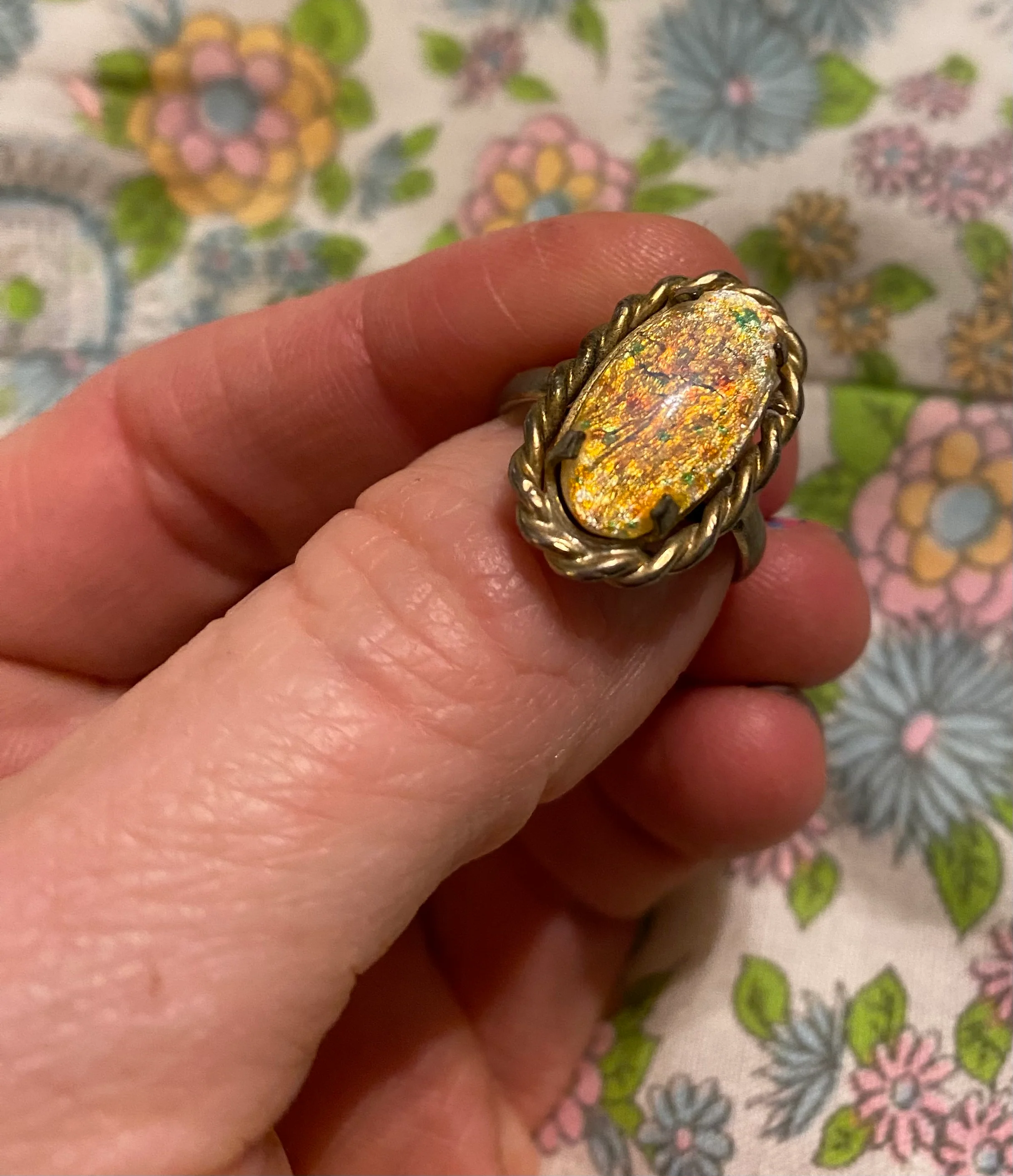 Faux Gold Opal Stone Set Costume Jewelry Ring - Image 5
