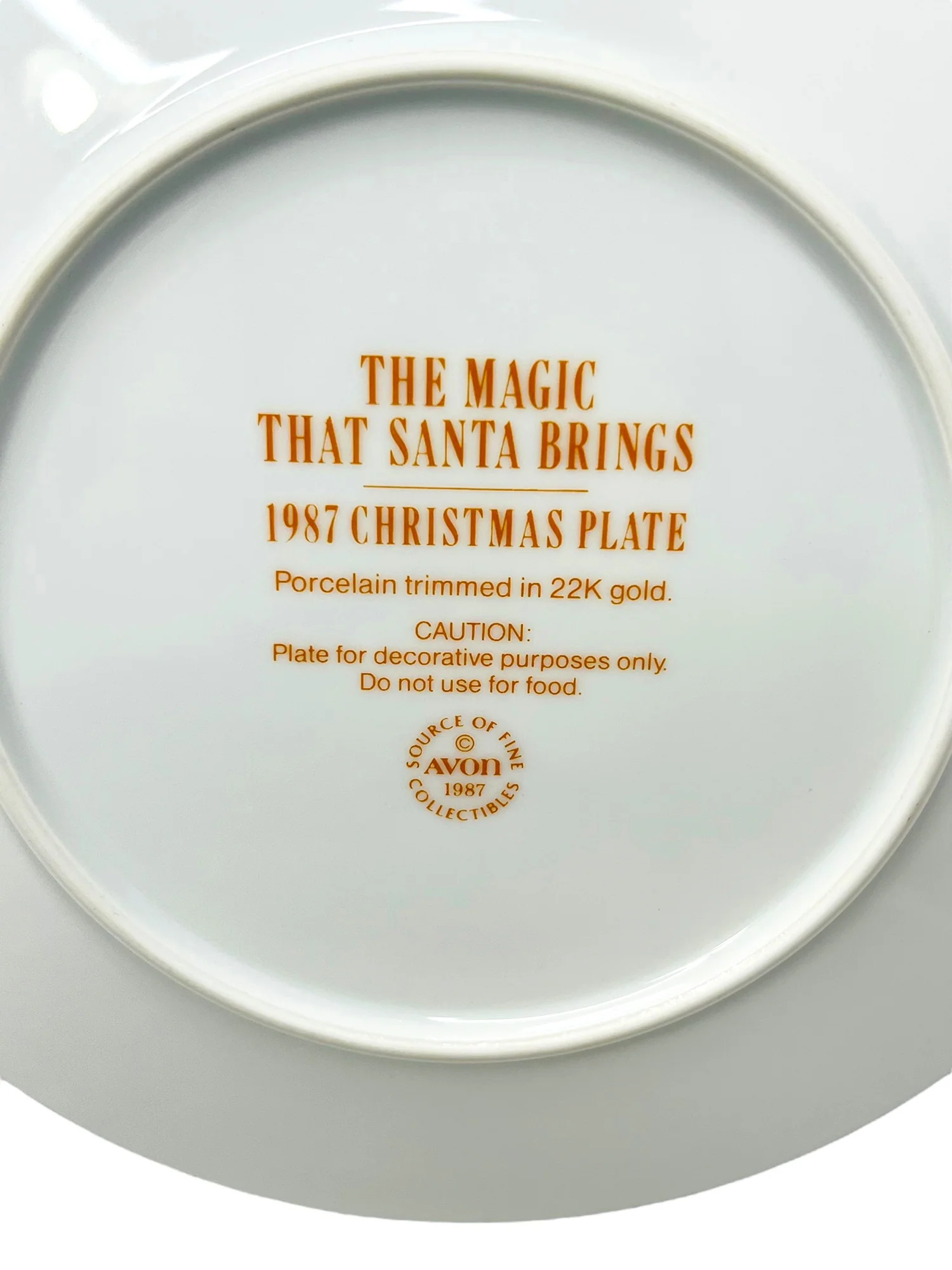 Fine Collectibles 1987 Christmas Plate by Avon - Image 5