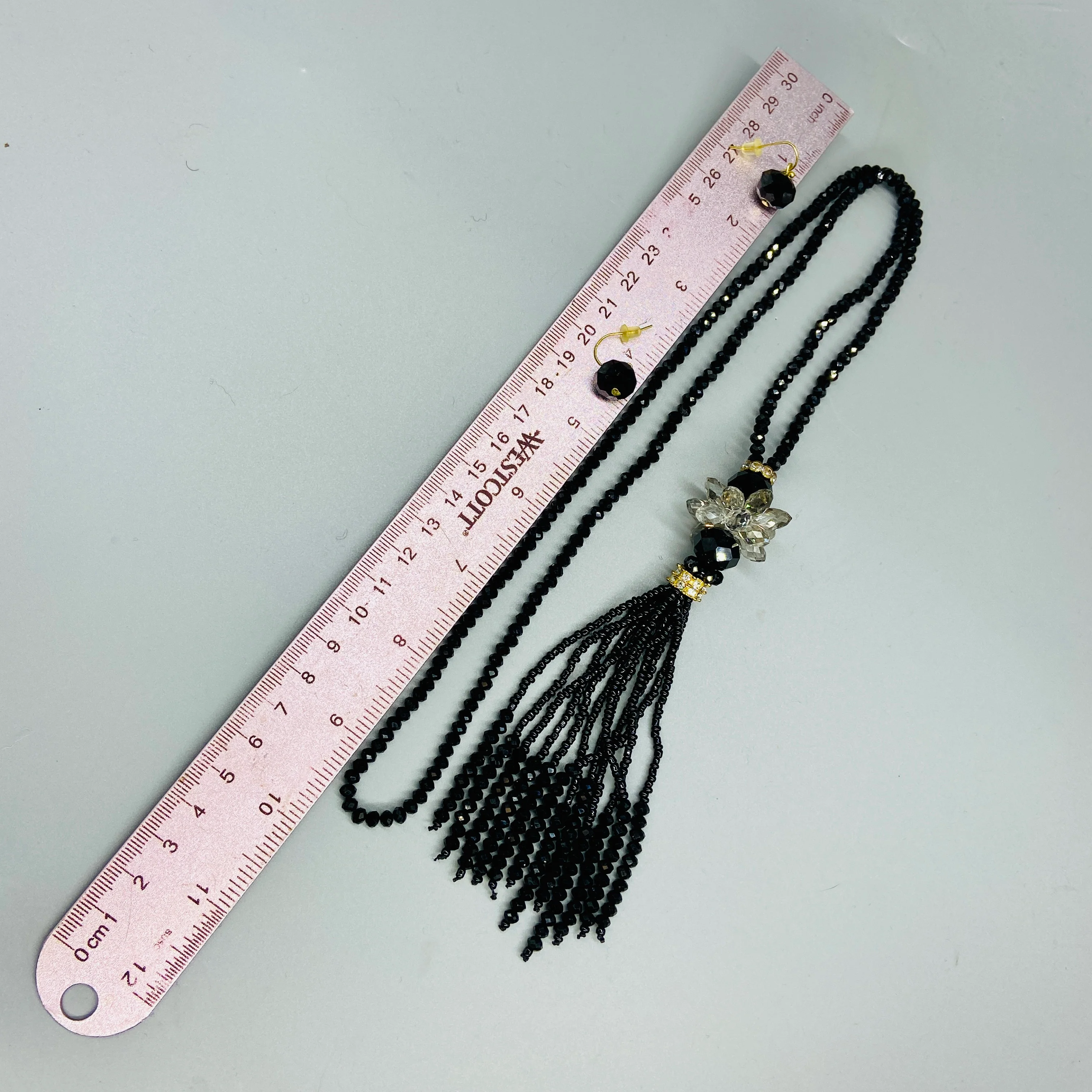 Flapper Style Cut Crystal Tassel Necklace - Image 8