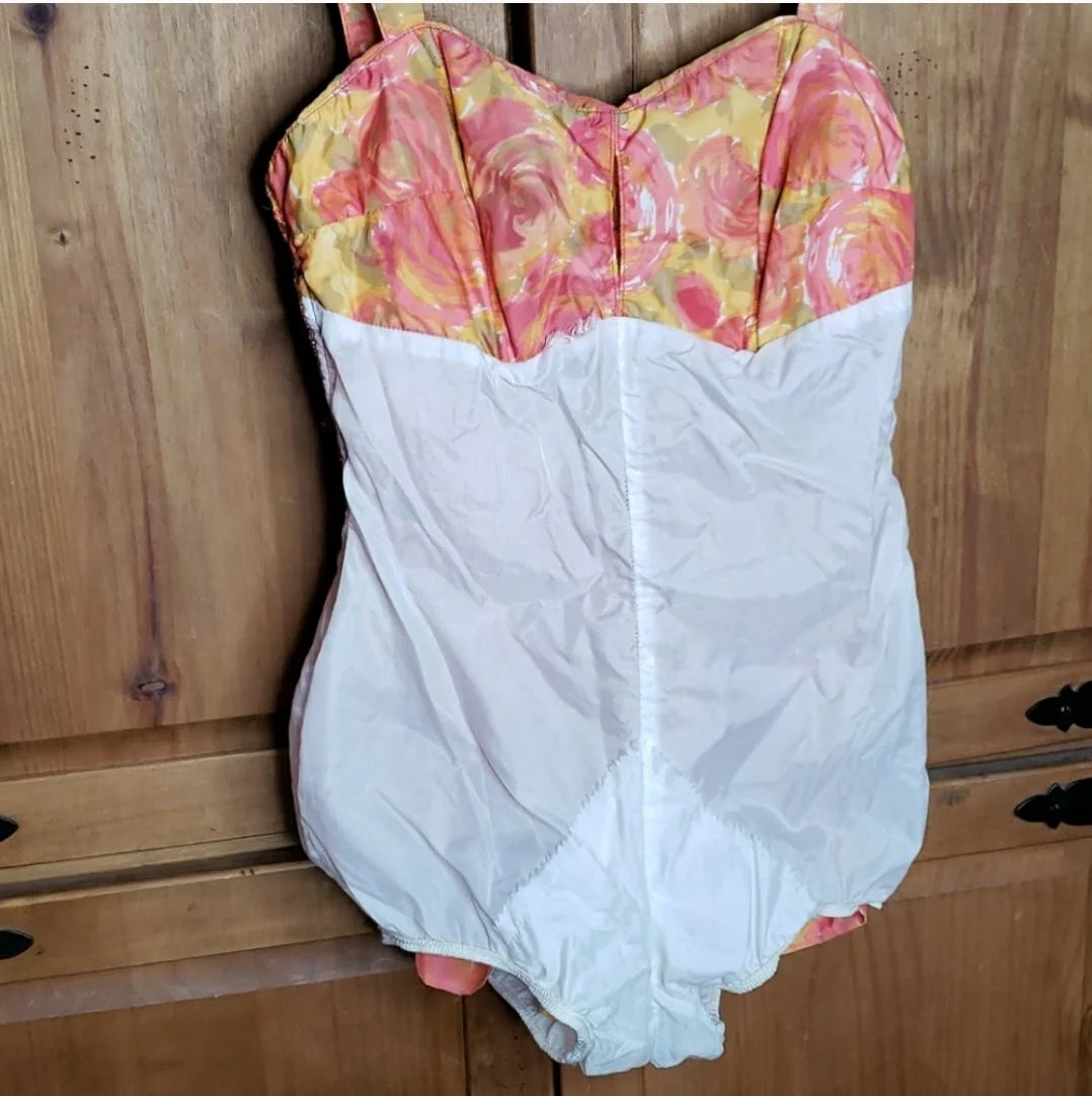 50's Floral Romper Swimsuit - Image 10