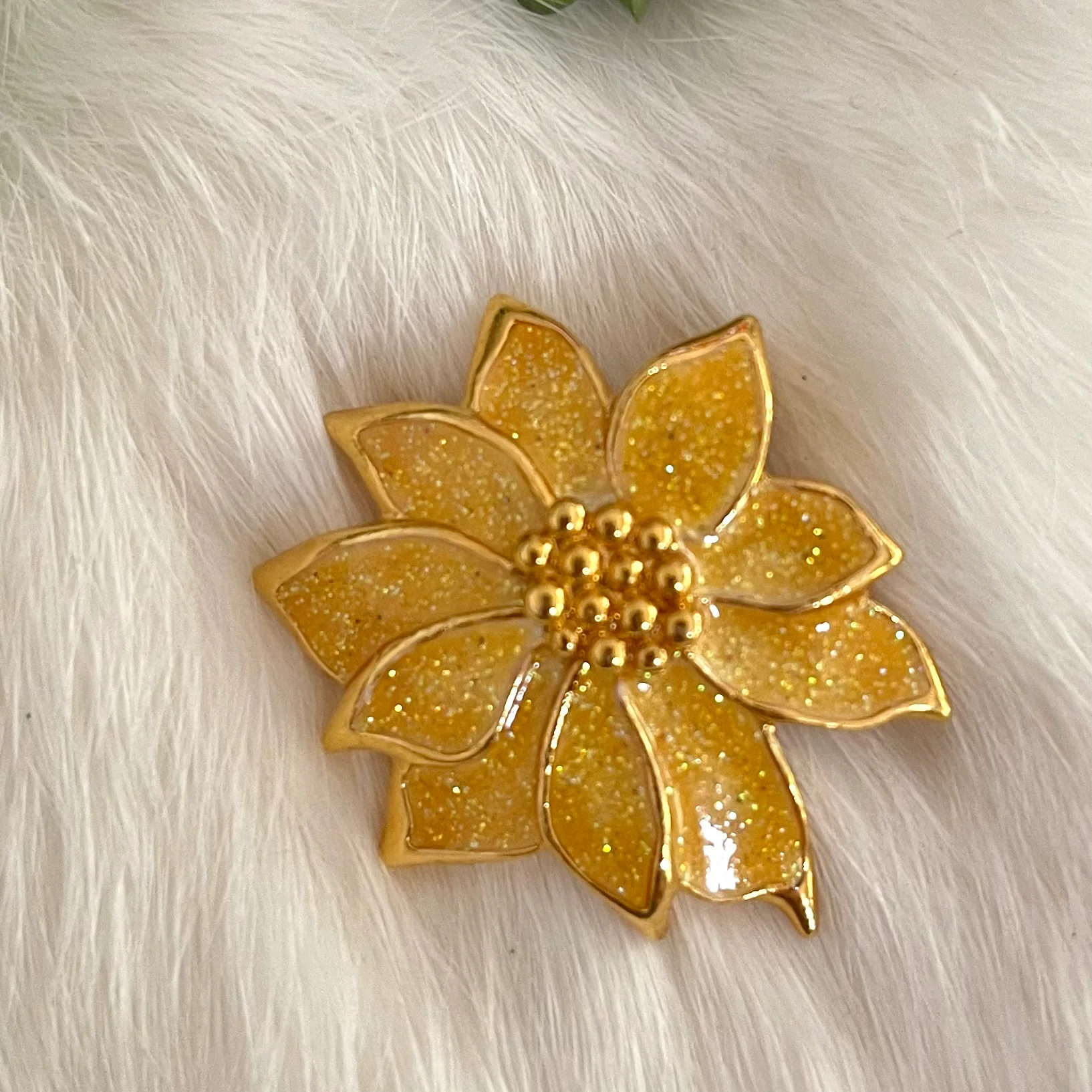 Flower Brooch Pin Pendant Glittery - Image 4