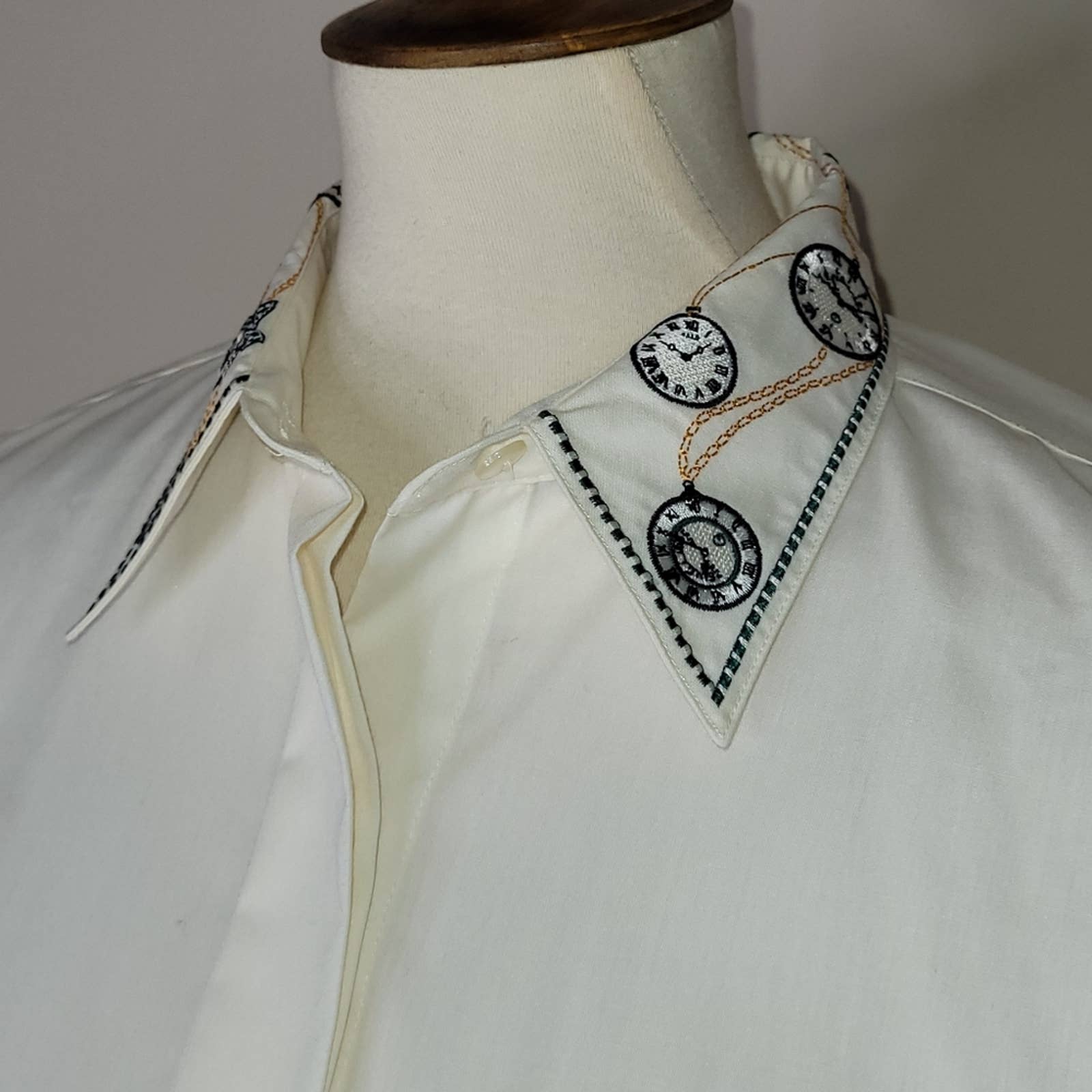 Foxcroft Vintage Pale Yellow Button Down Long Sleeved Shirt with Embroidered Collar by Foxcroft - Image 4