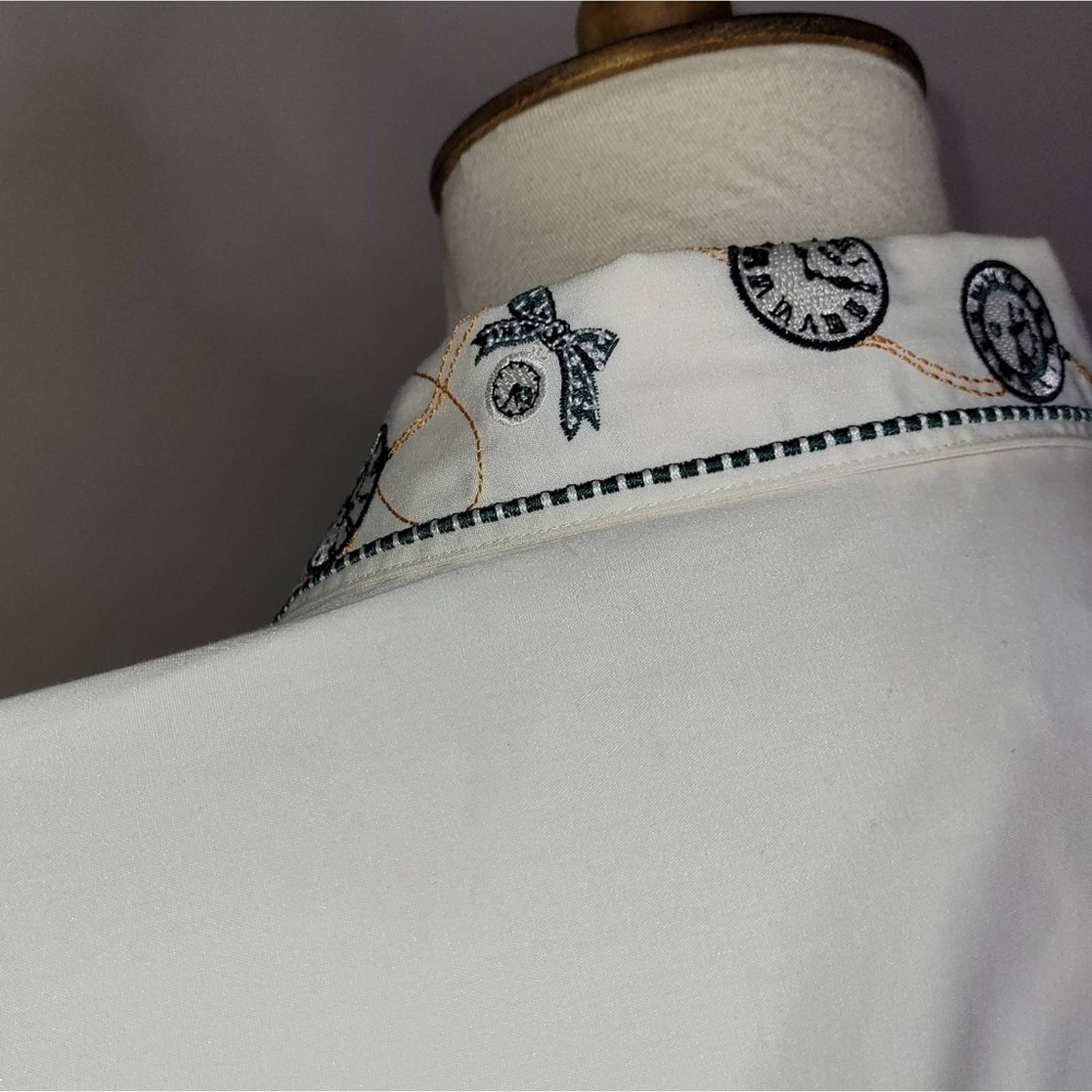 Foxcroft Vintage Pale Yellow Button Down Long Sleeved Shirt with Embroidered Collar by Foxcroft - Image 5