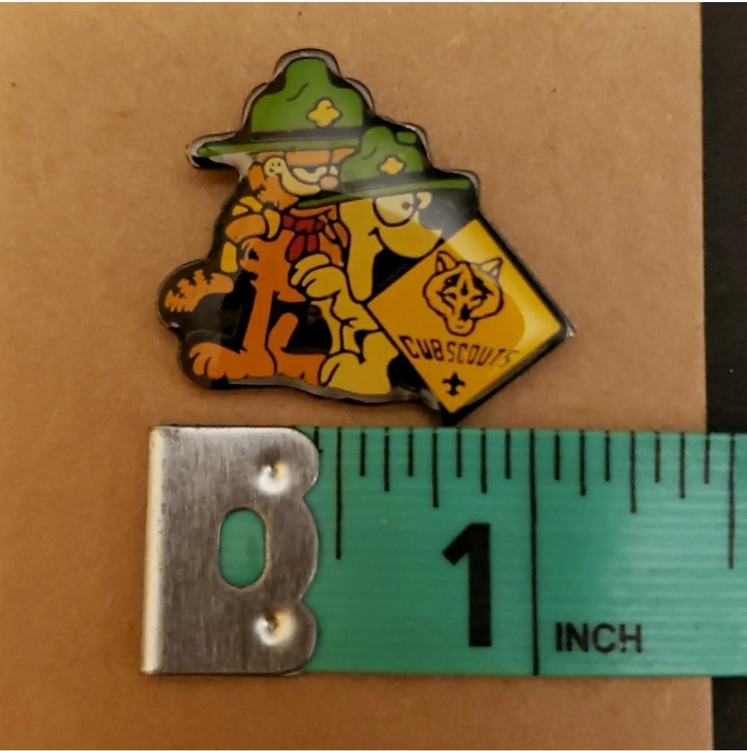 Garfield and Odie Cub Scouts Lapel Hat Pin - Image 3