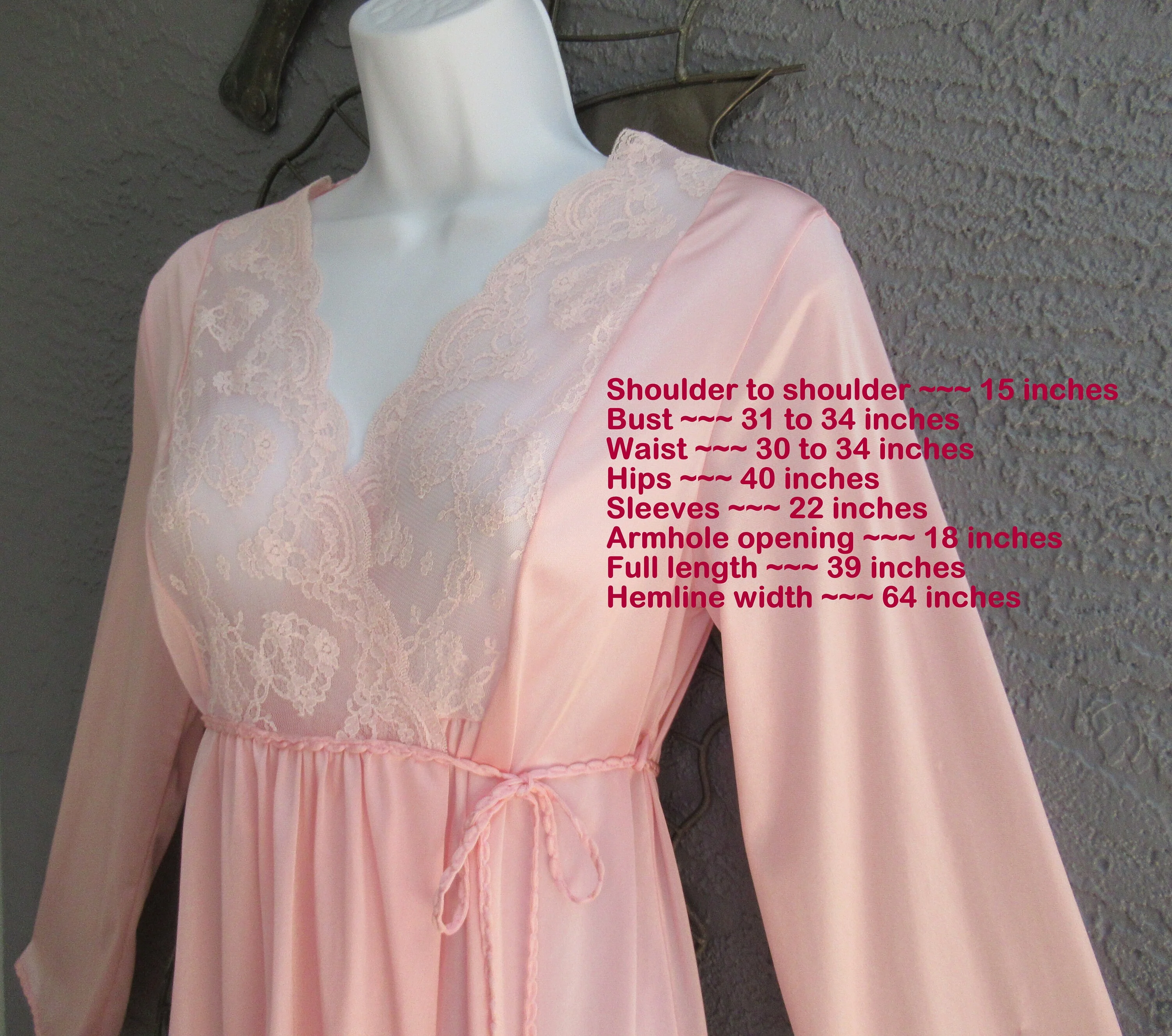 Gilead Wrap Style Robe Knee Length Pastel Pink Sheer Lace Yoke Long Sleeve Braided Self Belt Sz Small Low V Neckline Made In Usa Vtg - Image 8