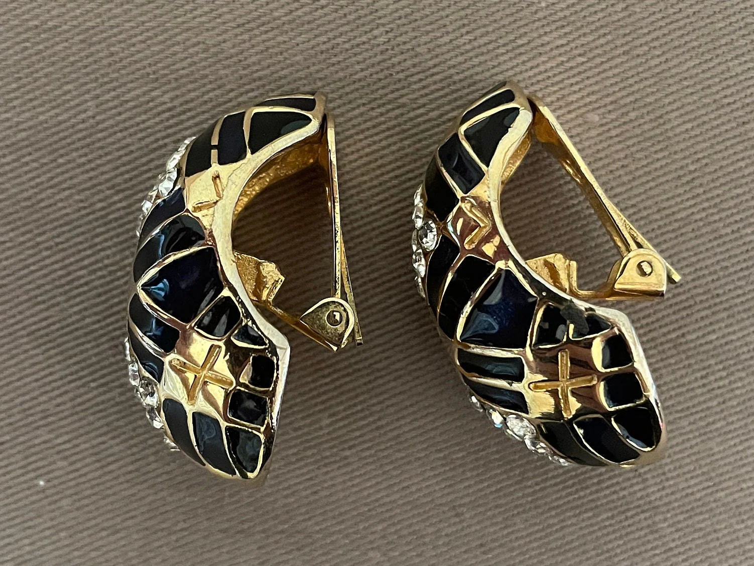 Glam Diamante Crystal Sparkly Quilted Clip On Half Hoop Statement Earrings - Image 5