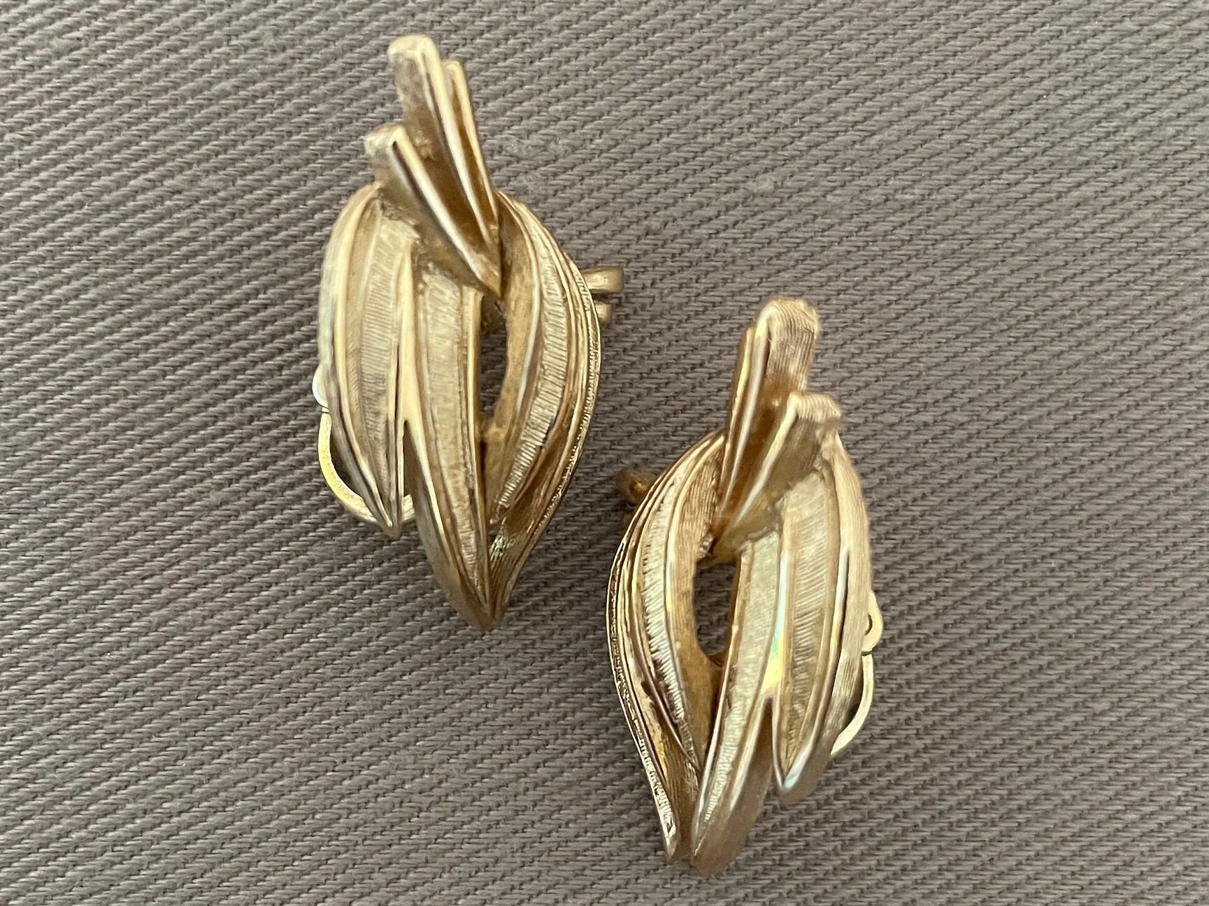 Gold Leaf Trifari Clip-On Earrings Small Leaf Earrings Signed Trifari Earrings 60s Jewelry by Trifari - Image 2