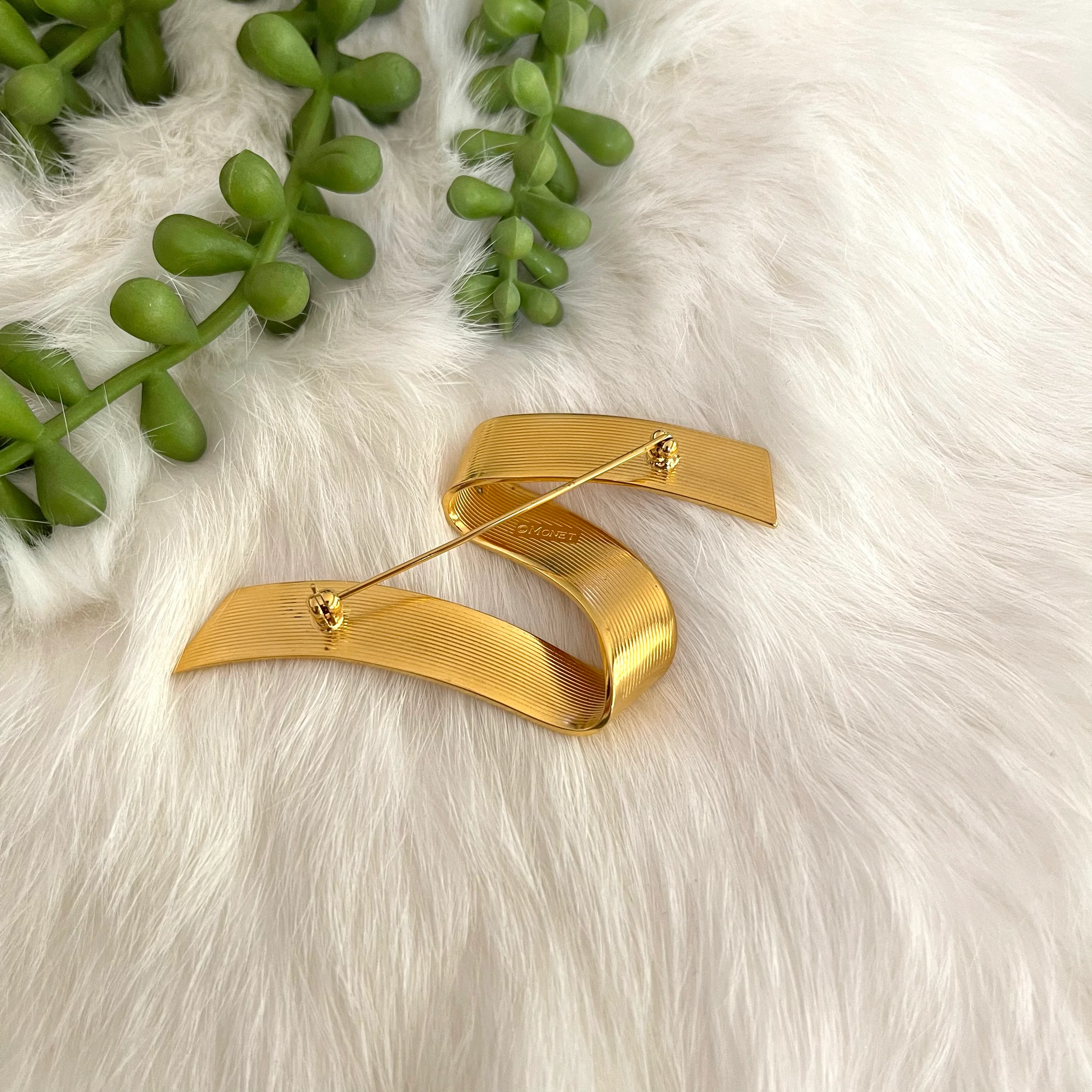 Gold Tone Ribbon Brooch By Monet - Image 5