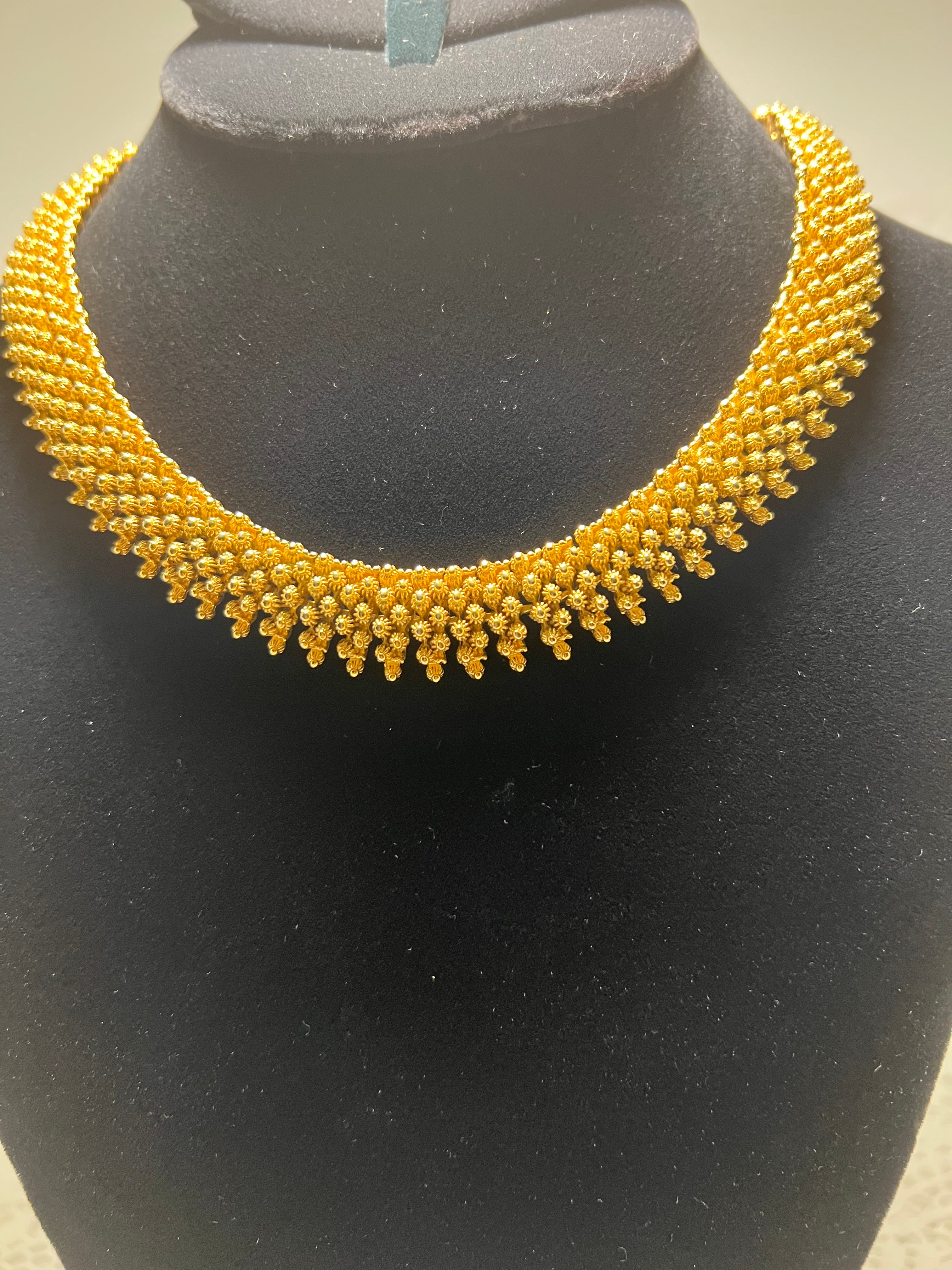 Golden Cleopatra Bib Collar Necklace - Image 4