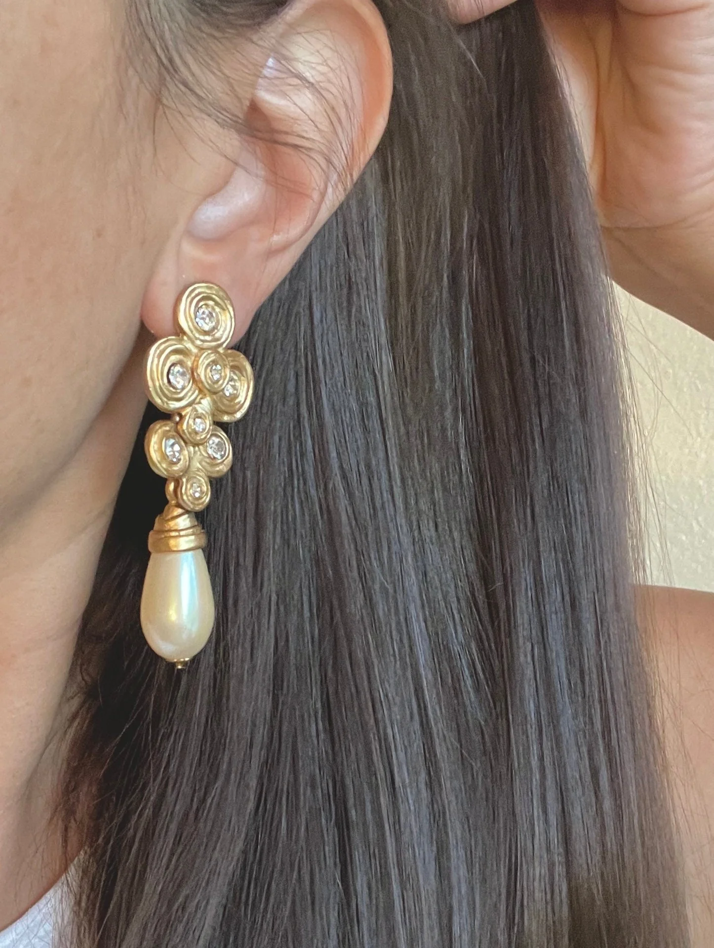 Gorgeous Etruscan Signed Lazuli Baroque Clip-On Dangle Statement Earrings Gilt Gold Runway Couture Pearls by Lazuli - Image 6