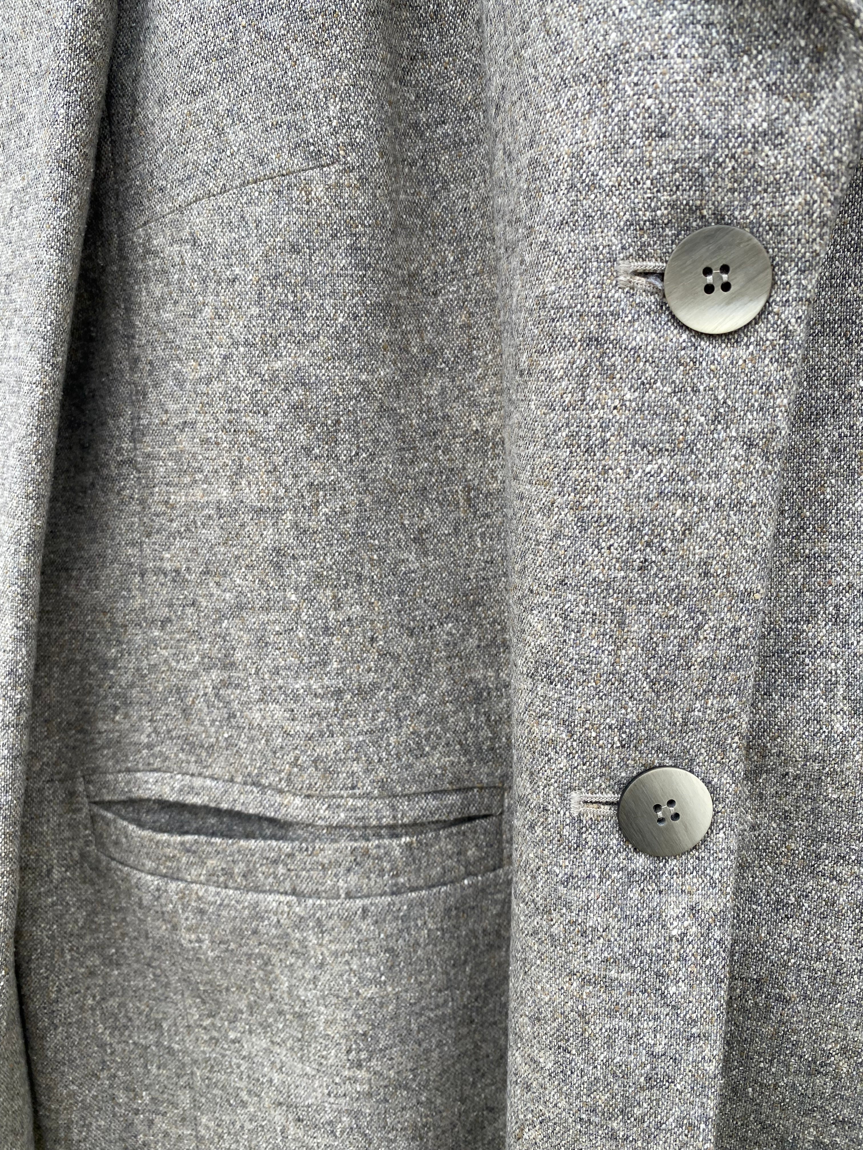 Gorgeous Gray Light Weight Silk Blazer Oversized By Austin Reed - Image 3