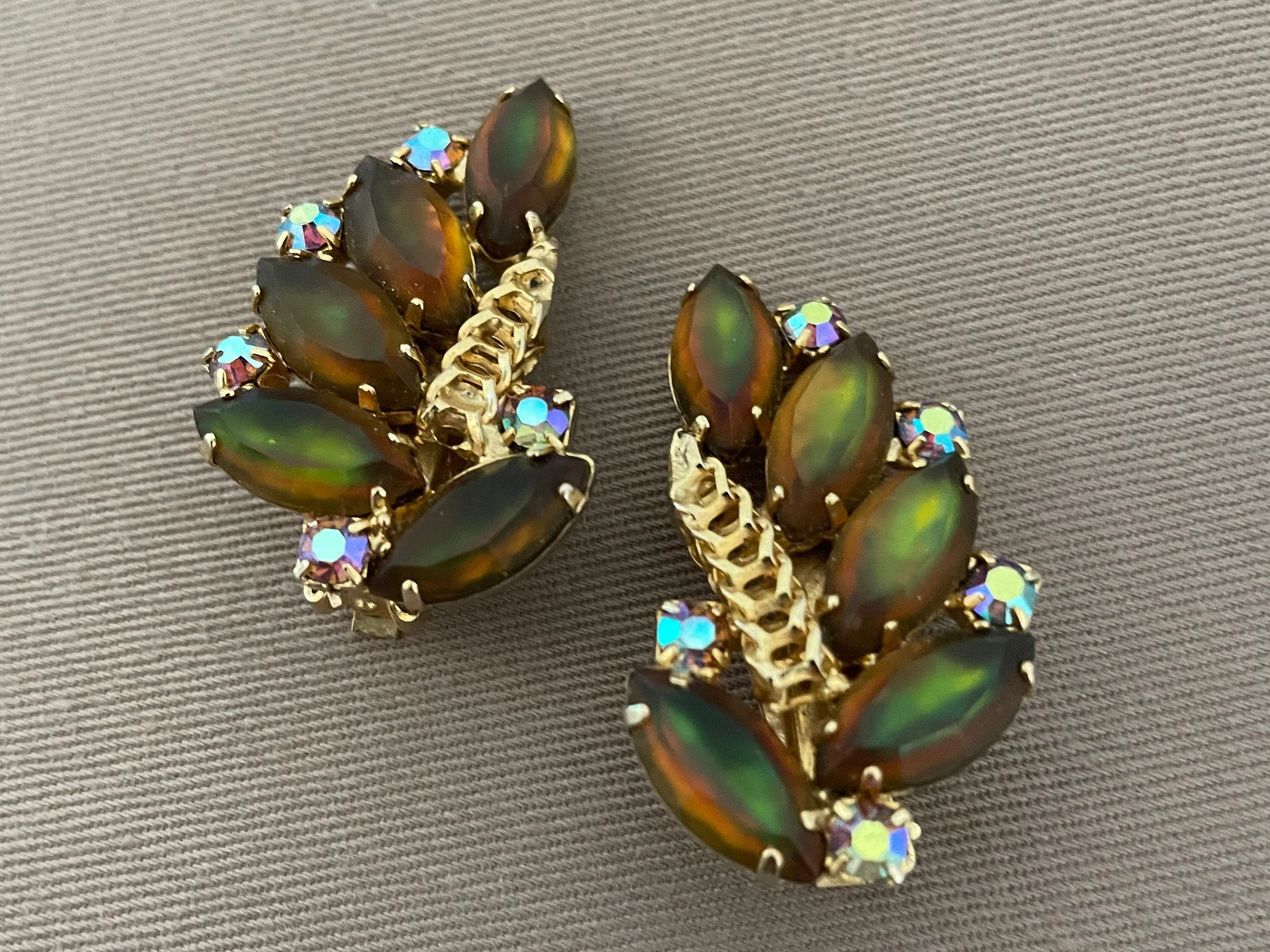 Gorgeous Signed Hobe Green Ab Stone Vintage Ear Climber Clip-On Statement Earrings by Hobe - Image 4