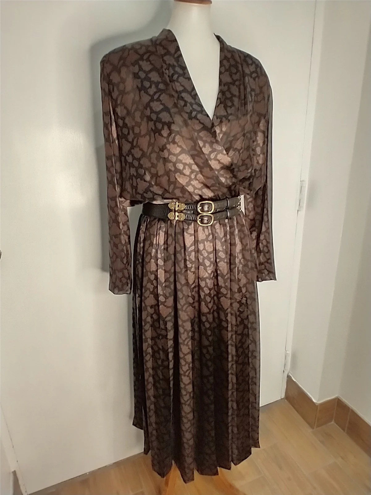 Gorgeous Silk Chiffon Jaquard Dress By Louis Feraud - Image 5