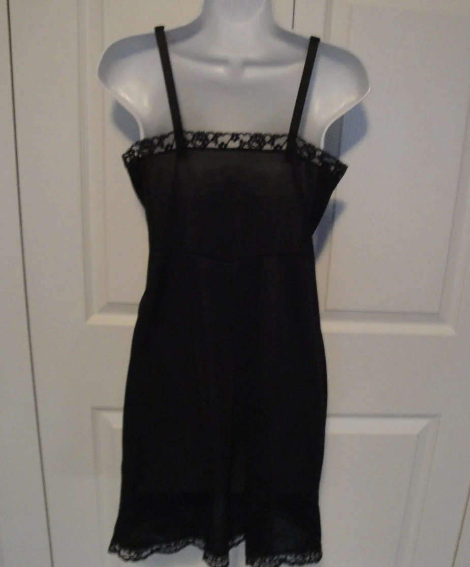 Gossard Artemis Slip Short Black Nylon Sexy Lace Accented Bodice and Hem Adjustable Straps Flattering Fit Vintage by Gossard Artemis - Image 5