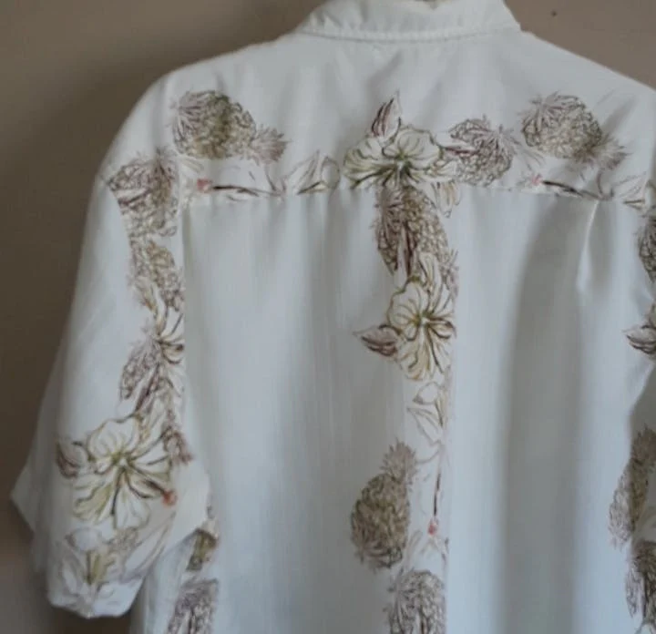 Guayabera Variant Cool Floral Shirt by Van Heusen - Image 3